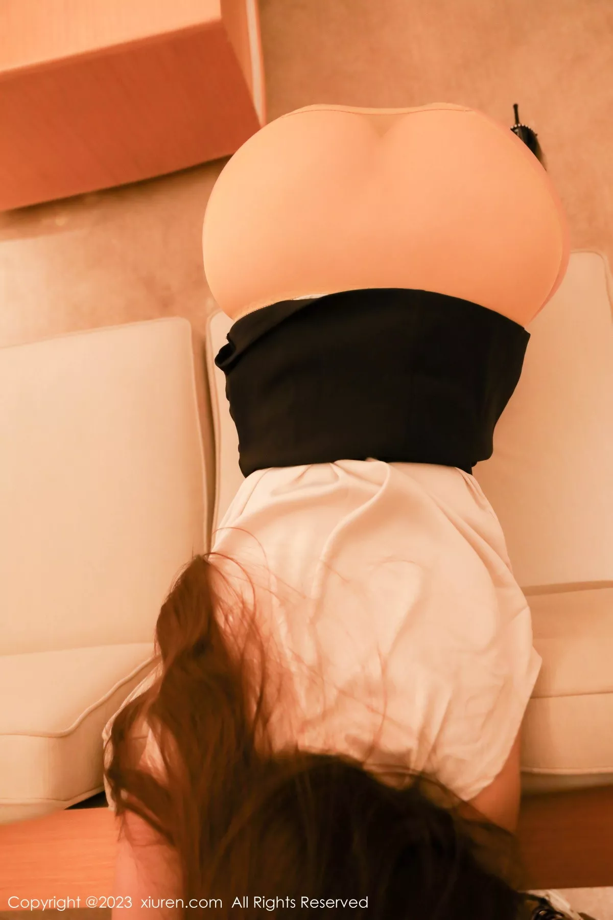 秀人集.com_[XiuRen秀人网]No.7403_模特江真真白色上衣配黑短裙露黄色蕾丝内衣超薄肉丝诱惑写真67P