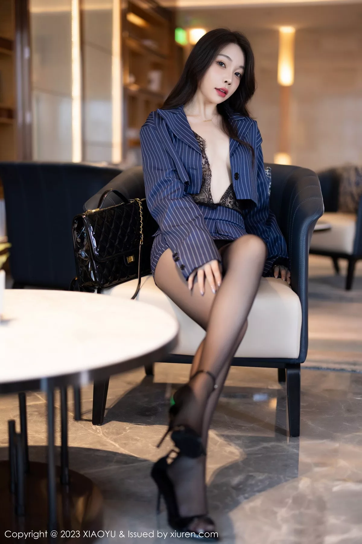 秀人集.com_[XiaoYu画语界]Vol.1114_女神徐莉芝Booty黑色薄纱情趣服配超薄黑丝秀曼妙身姿诱惑写真90P