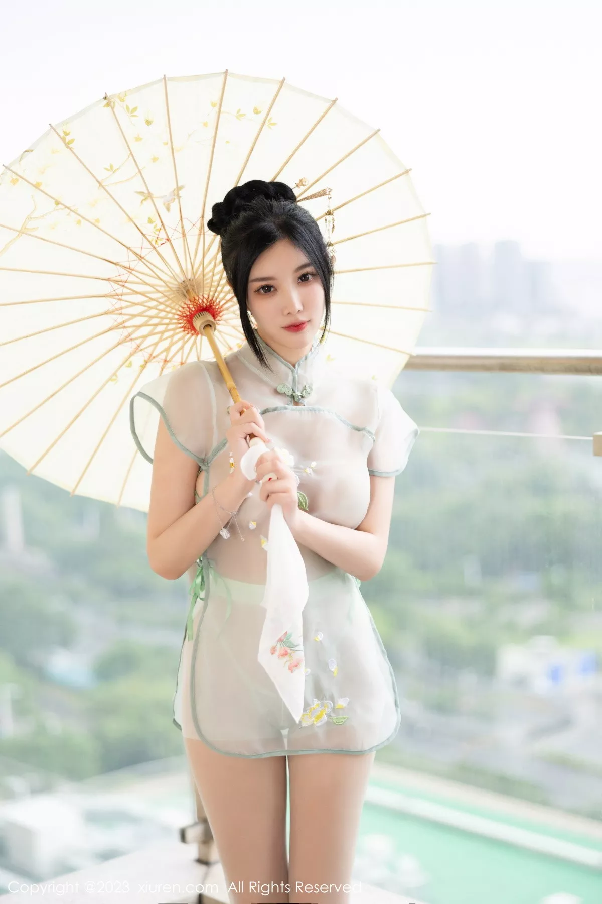 秀人集.com_[XiuRen秀人网]No.7410_女神杨晨晨Yome淡绿连衣长裙+轻透薄纱情趣旗袍惹火诱惑写真82P