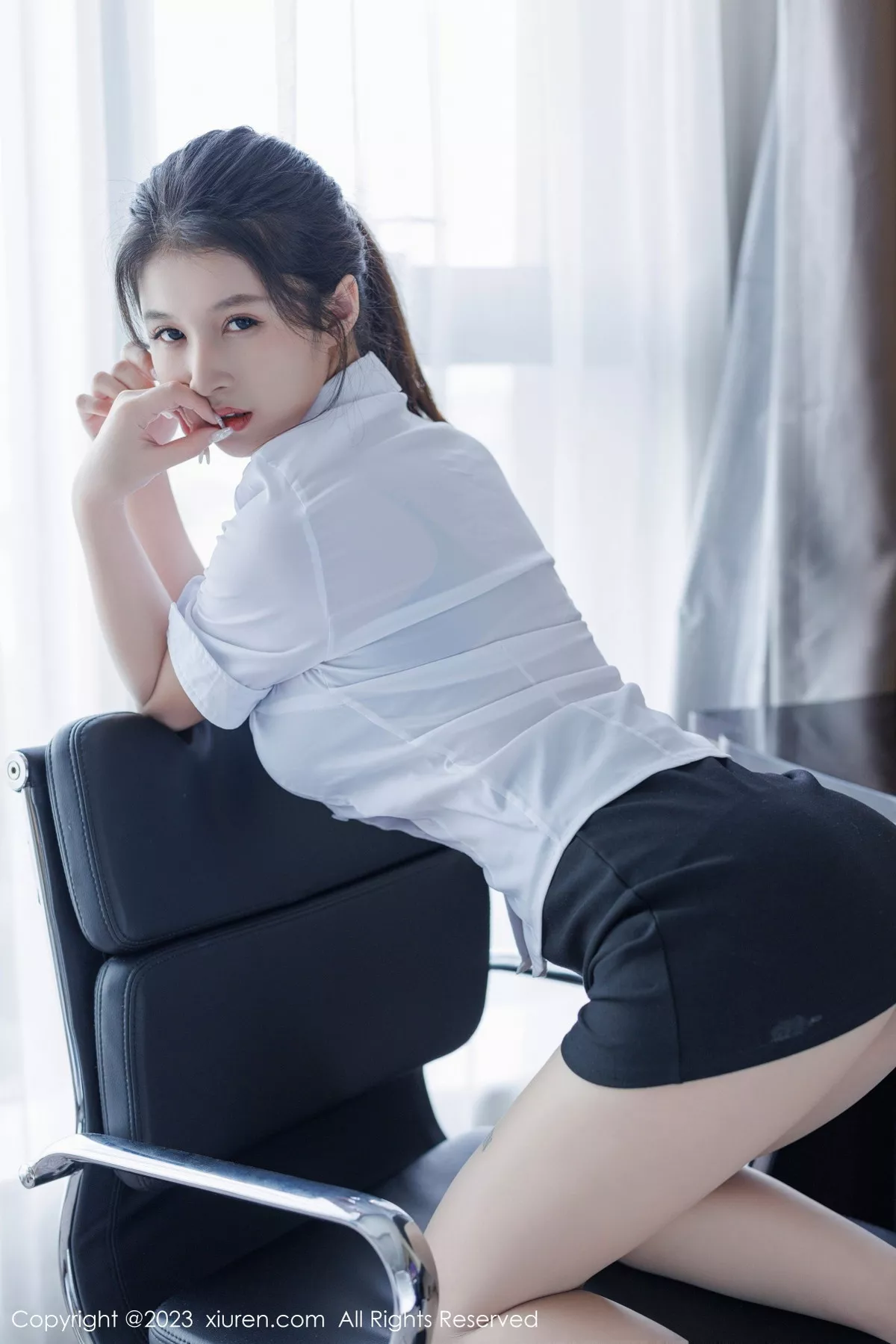 秀人集.com_[XiuRen秀人网]No.7406_模特灵诗怡私房性感黑色内衣配超薄肉丝秀完美身材迷人诱惑写真45P