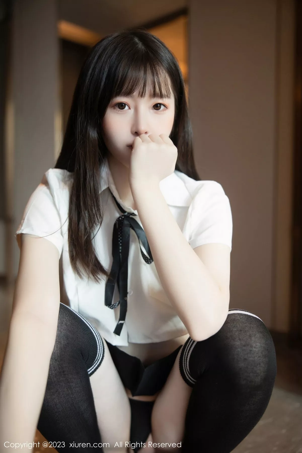 秀人集.com_[XiuRen秀人网]No.7534_模特林悠悠性感短款白T配黑色短裙半撩秀翘臀美腿惹火诱惑写真81P