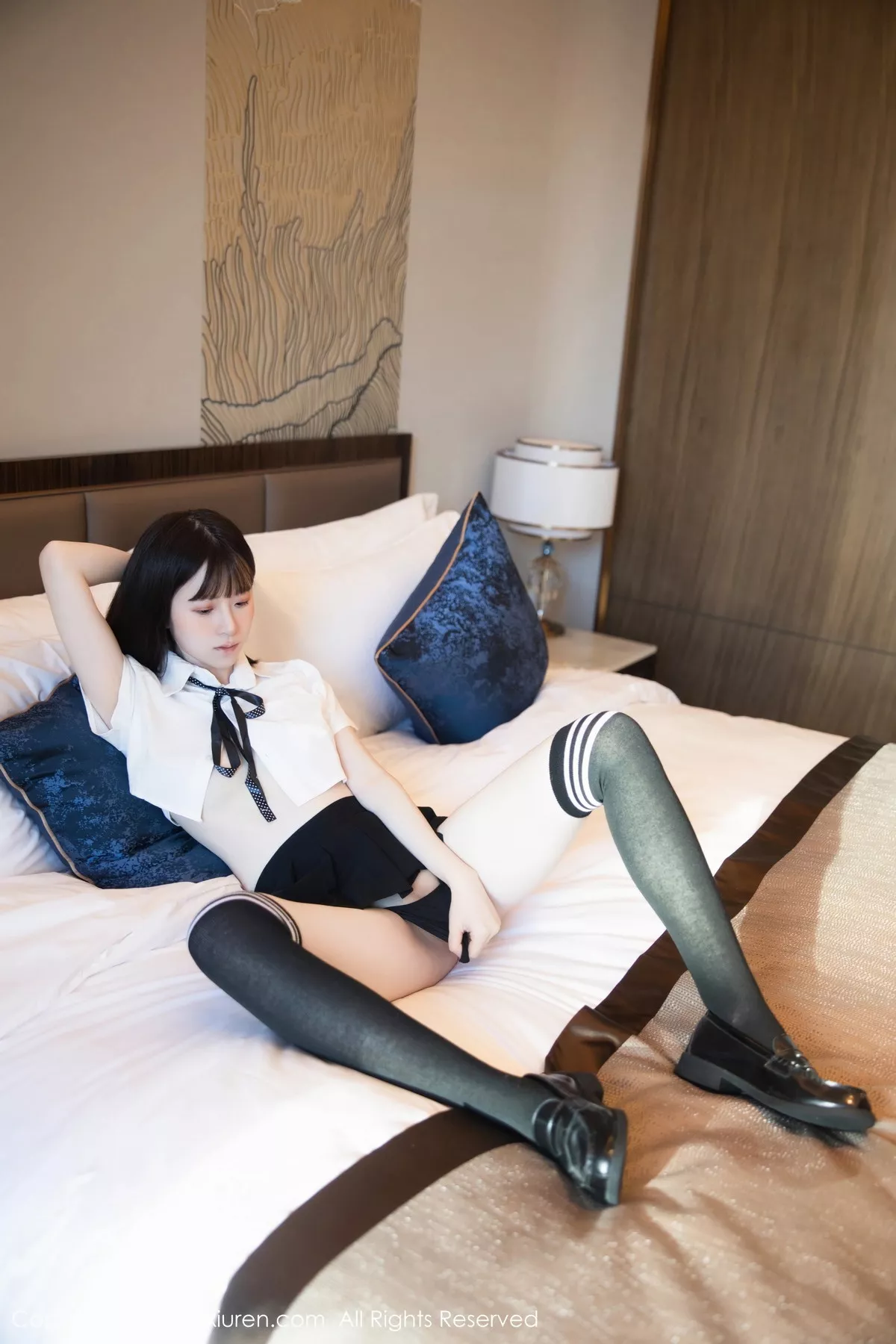 秀人集.com_[XiuRen秀人网]No.7534_模特林悠悠性感短款白T配黑色短裙半撩秀翘臀美腿惹火诱惑写真81P