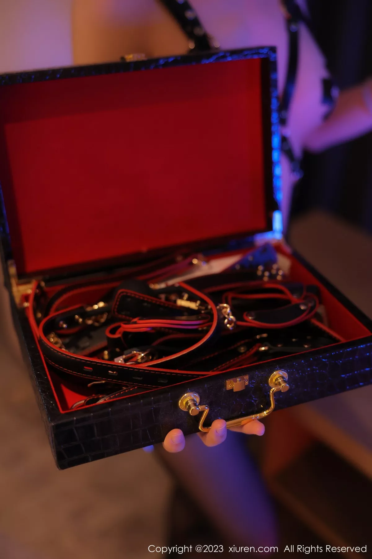 秀人集.com_[XiuRen秀人网]No.7583_模特唐宁宁性感黑色SM情趣服饰配超薄黑丝露豪乳遮点诱惑写真81P