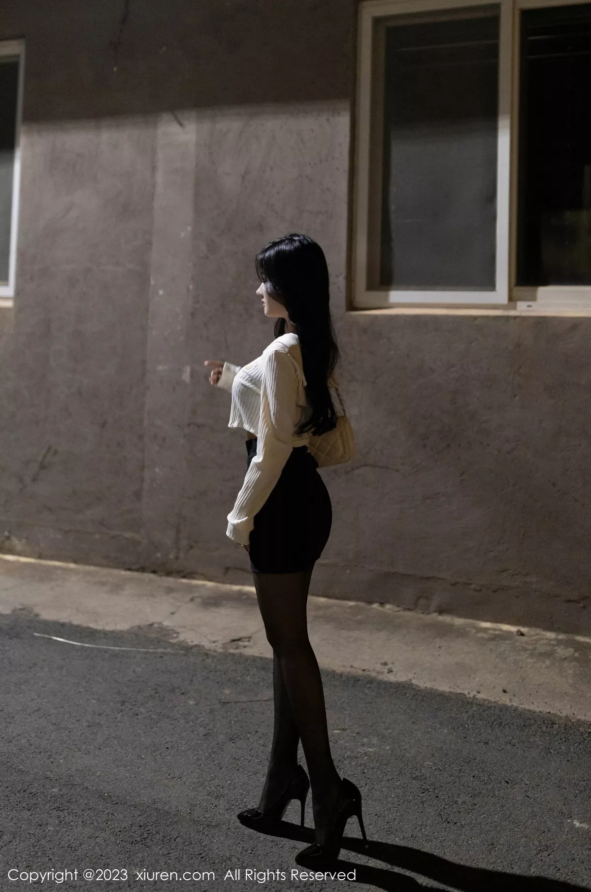 秀人集.com_[XiuRen秀人网]No.7588_模特谭小灵性感白T配黑短裙露红色内衣秀惹火身段完美诱惑写真74P