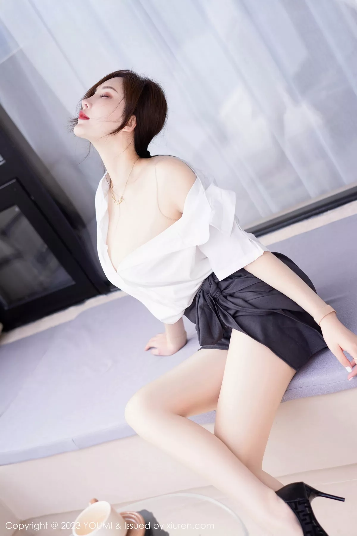 秀人集.com_[YouMi尤蜜荟]Vol.998_女神Carol周妍希性感白T配黑短裙露超薄无内肉丝惹火诱惑写真73P