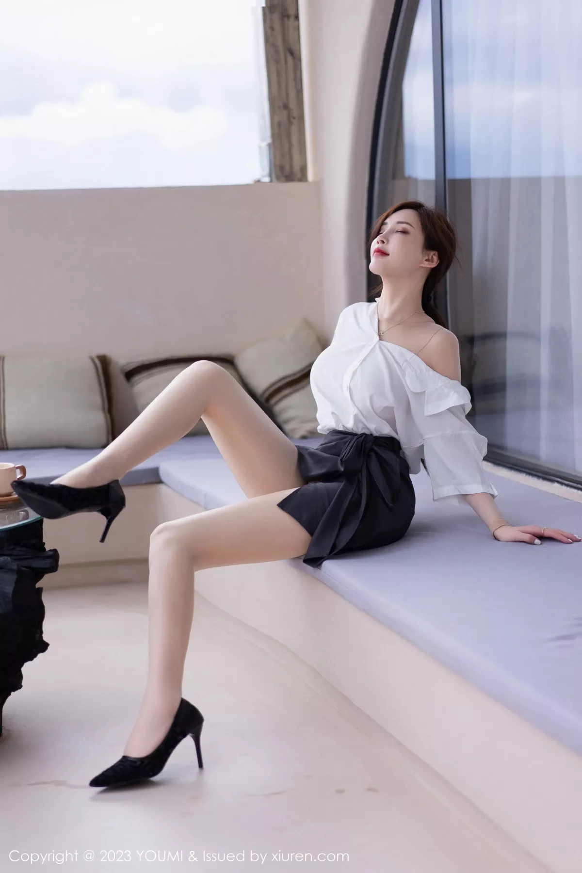 秀人集.com_[YouMi尤蜜荟]Vol.998_女神Carol周妍希性感白T配黑短裙露超薄无内肉丝惹火诱惑写真73P