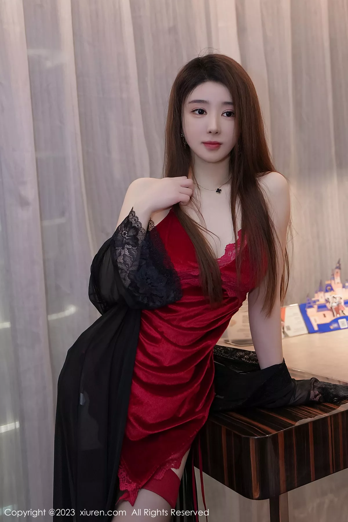 秀人集.com_[XiuRen秀人网]No.7628_模特雨儿baby性感红色吊带睡裙配黑丝吊袜秀丰腴身材诱惑写真59P