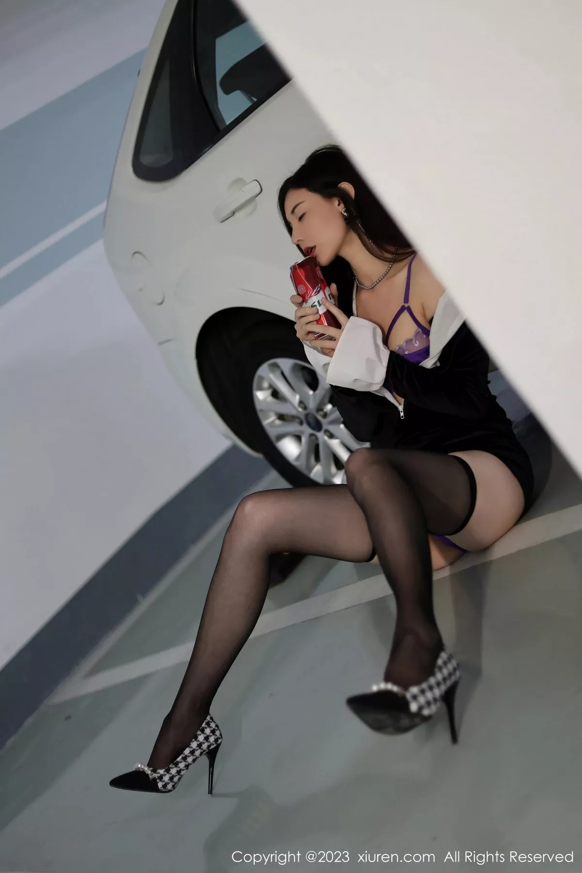 秀人集.com_[XiuRen秀人网]No.7634_模特曼柔醉酒主题脱黑色连衣裙露性感紫色蕾丝内衣撩人诱惑写真66P