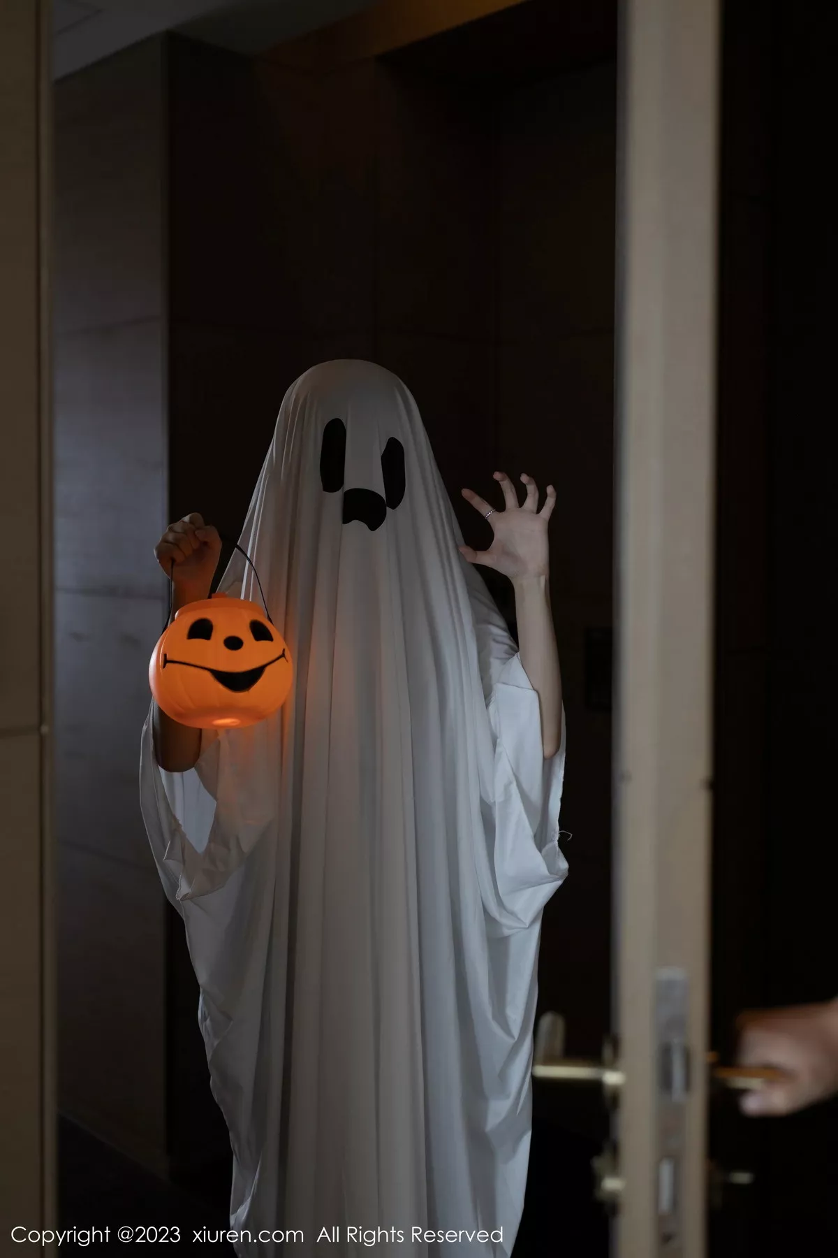 秀人集.com_[XiuRen秀人网]No.7649_模特幼幼性感黑色皮质情趣服饰配黑丝吊袜秀完美身材诱惑写真80P