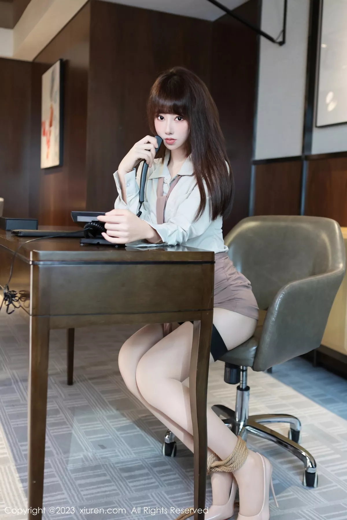 秀人集.com_[XiuRen秀人网]No.7643_模特白笑笑情趣捆绑主题性感枣红内衣配黑丝吊袜迷人诱惑写真82P