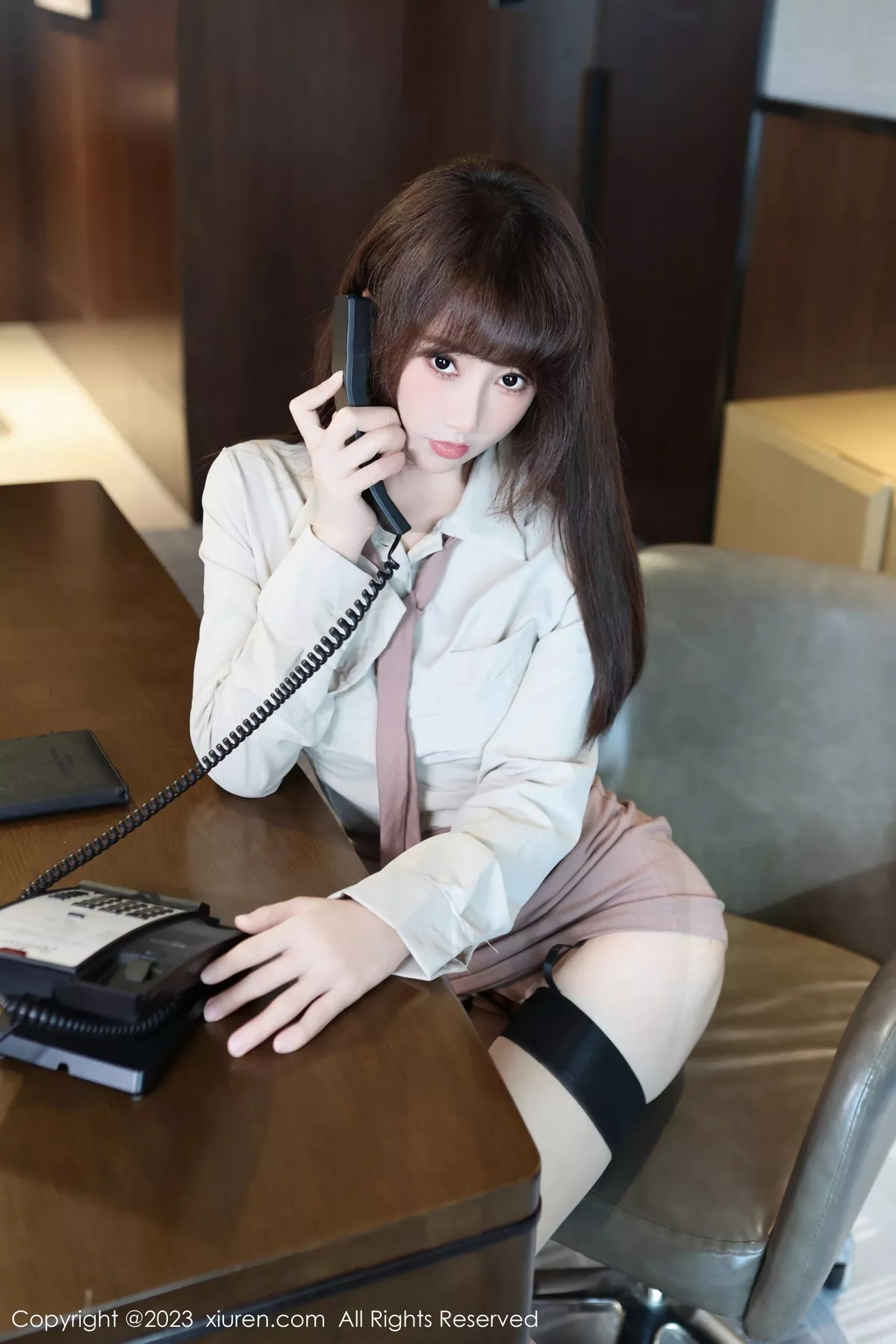 秀人集.com_[XiuRen秀人网]No.7643_模特白笑笑情趣捆绑主题性感枣红内衣配黑丝吊袜迷人诱惑写真82P