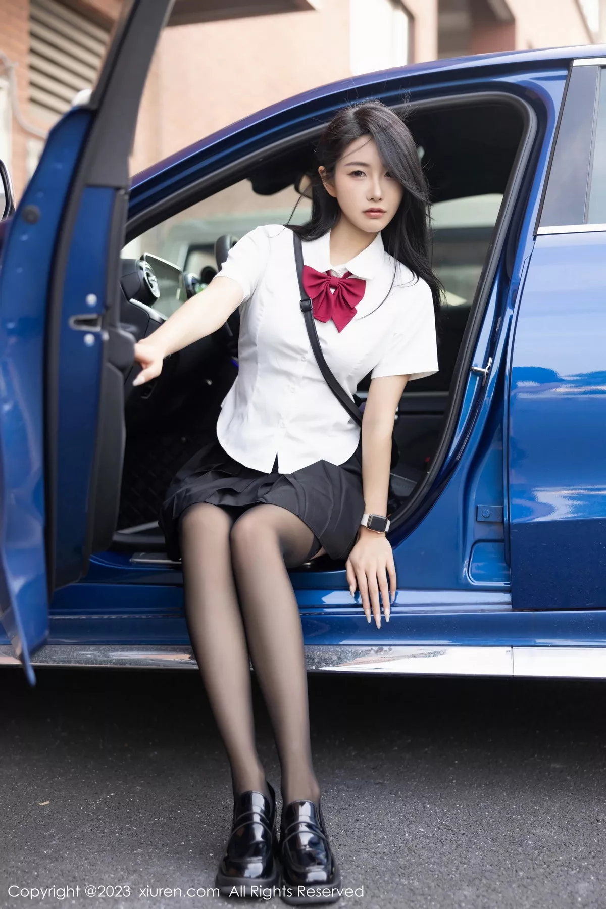 秀人集.com_[XiuRen秀人网]No.7653_模特苏苏阿性感白T配黑短裙露黑色吊带秀曼妙身姿迷人诱惑写真87P