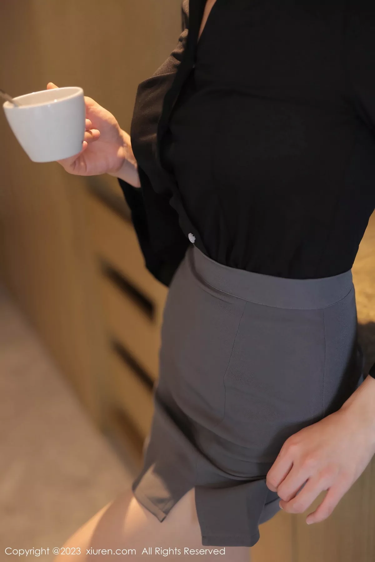 秀人集.com_[XiuRen秀人网]No.7549_模特唐宁宁私房性感白色蕾丝内衣配超薄肉丝秀丰腴身姿诱惑写真85P