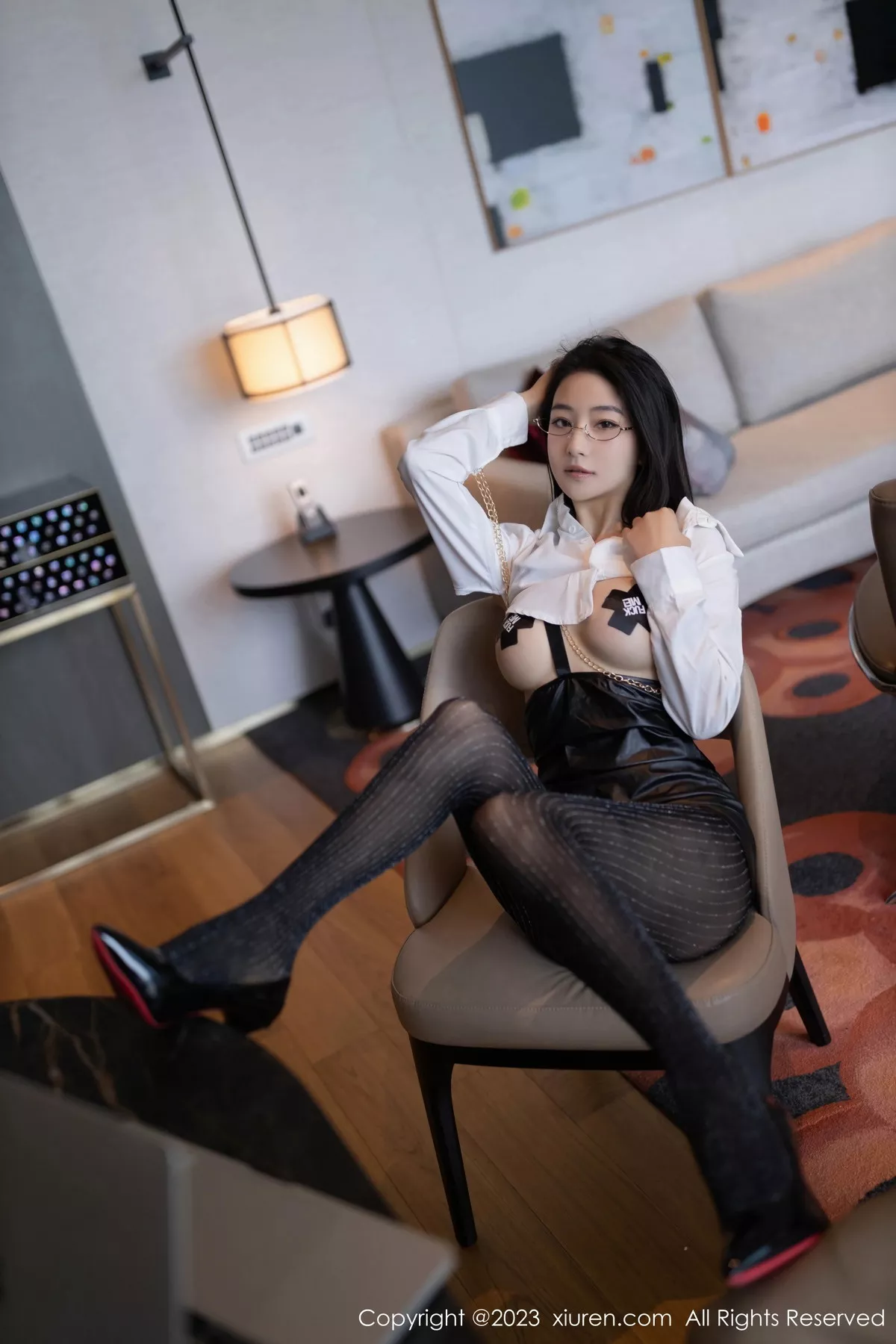 秀人集.com_[XiuRen秀人网]No.7547_模特熊小诺性感白T配黑色皮短裙露超薄黑丝秀曼妙身姿诱惑写真78P