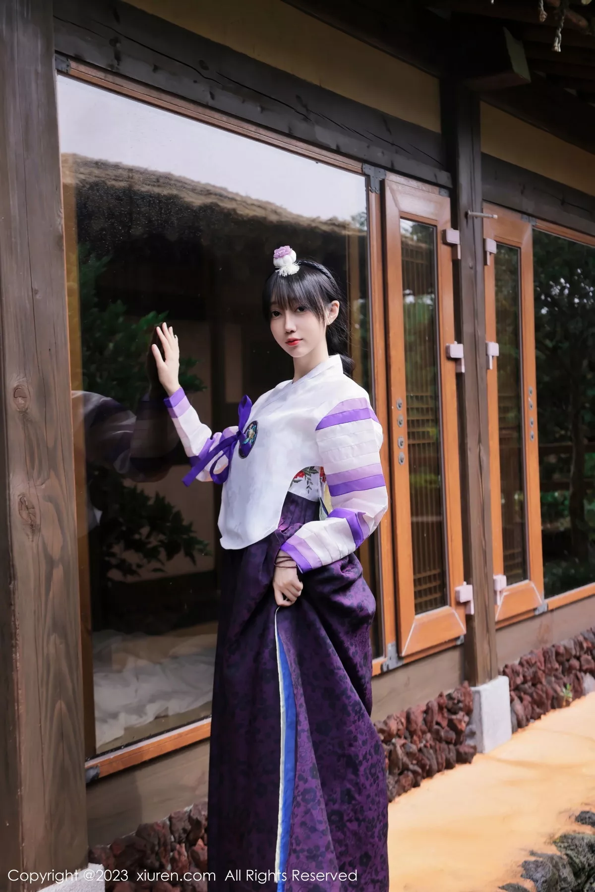 秀人集.com_[XiuRen秀人网]No.7677_模特玥儿玥er济州岛旅拍大长今服饰半脱秀完美身姿迷人诱惑写真66P