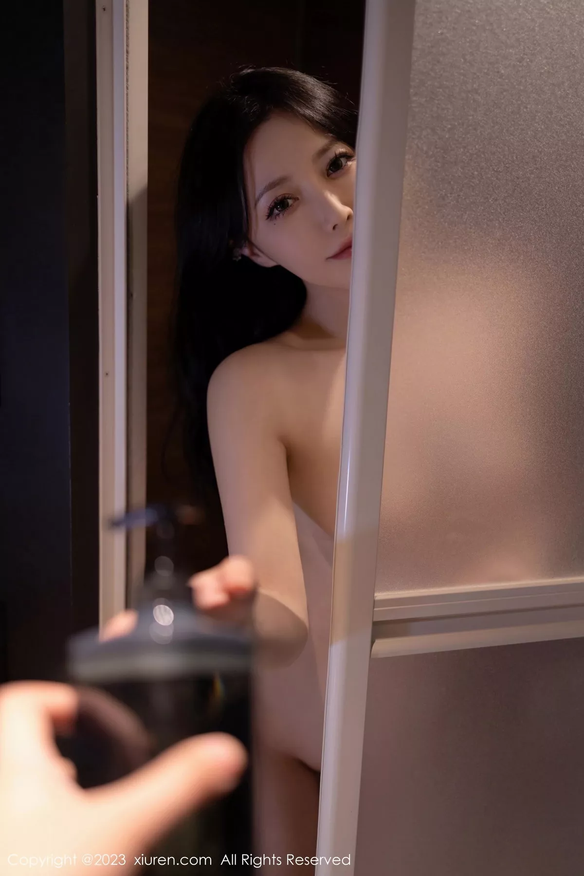 秀人集.com_[XiuRen秀人网]No.7681_模特鱼子酱Fish情节拍摄性感蓝灰上衣配长裙秀曼妙身姿诱惑写真81P