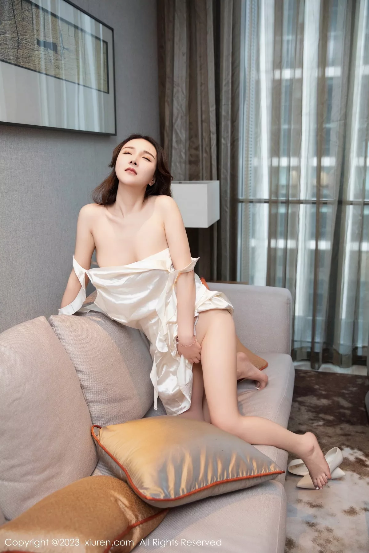 秀人集.com_[XiuRen秀人网]No.7558_模特林煊煊脱性感白色连衣短裙露白色内衣秀完美身材诱惑写真70P