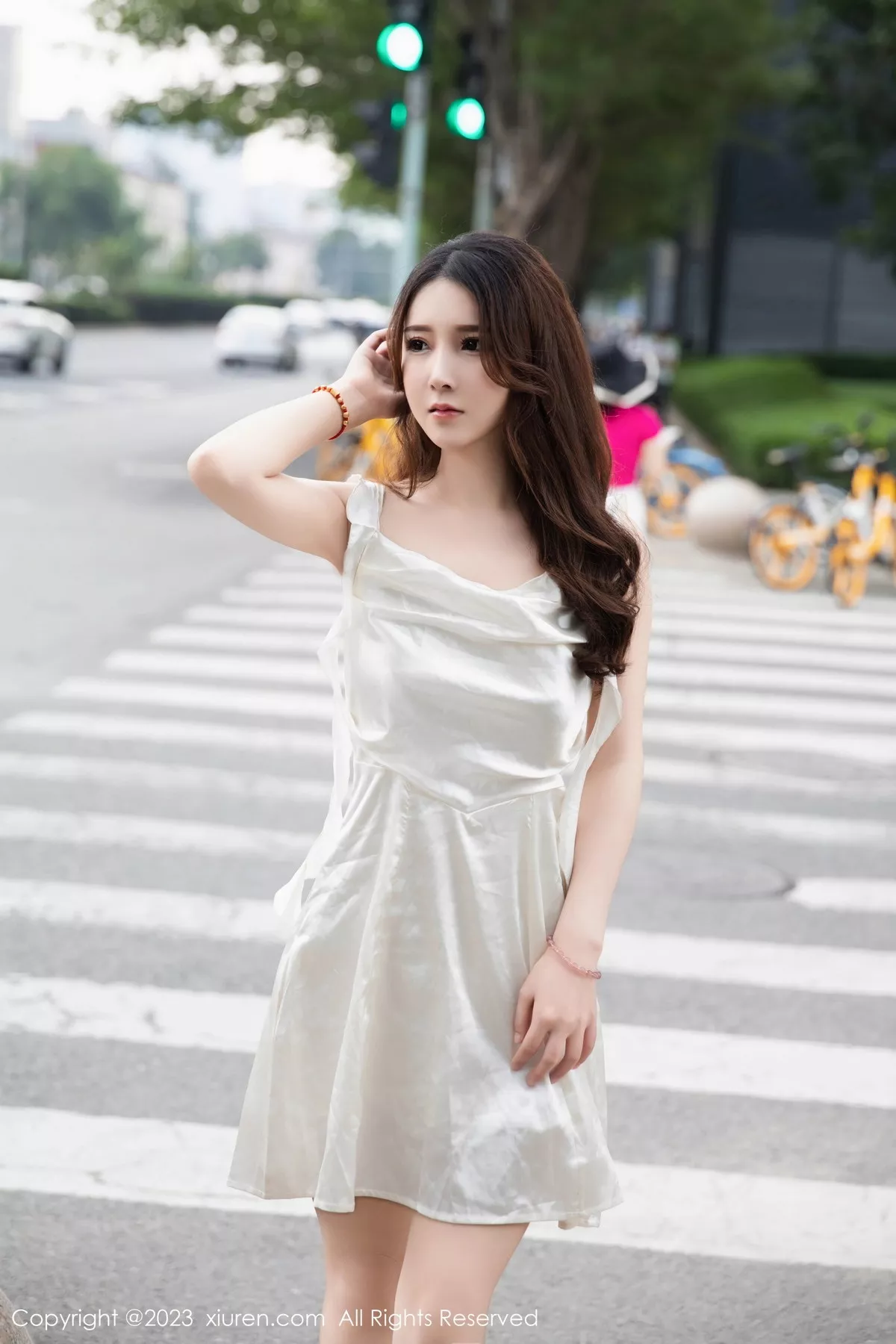 秀人集.com_[XiuRen秀人网]No.7558_模特林煊煊脱性感白色连衣短裙露白色内衣秀完美身材诱惑写真70P
