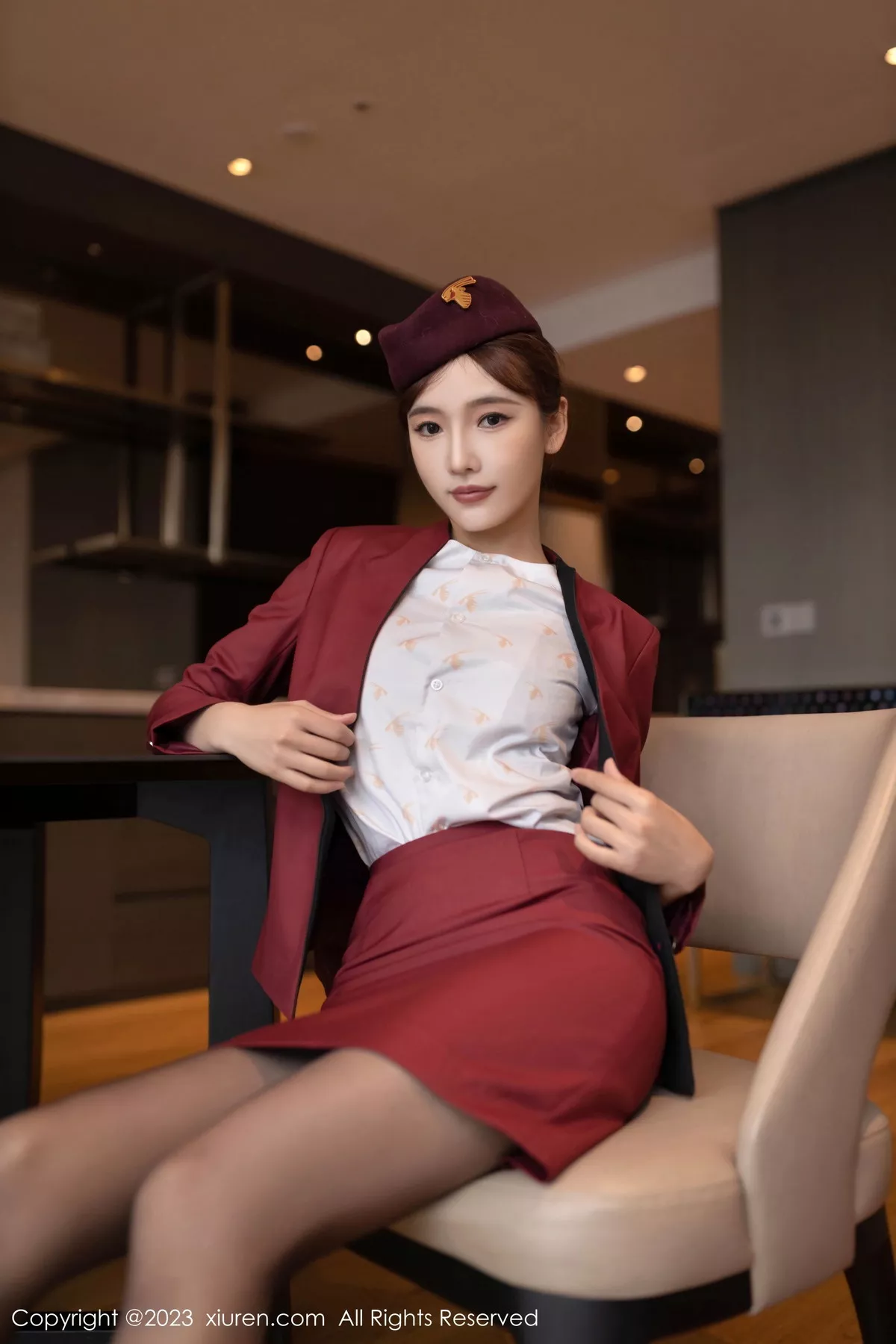 秀人集.com_[XiuRen秀人网]No.7569_模特陆萱萱脱空姐制服露性感黑色蕾丝内衣配超薄黑丝诱惑写真80P