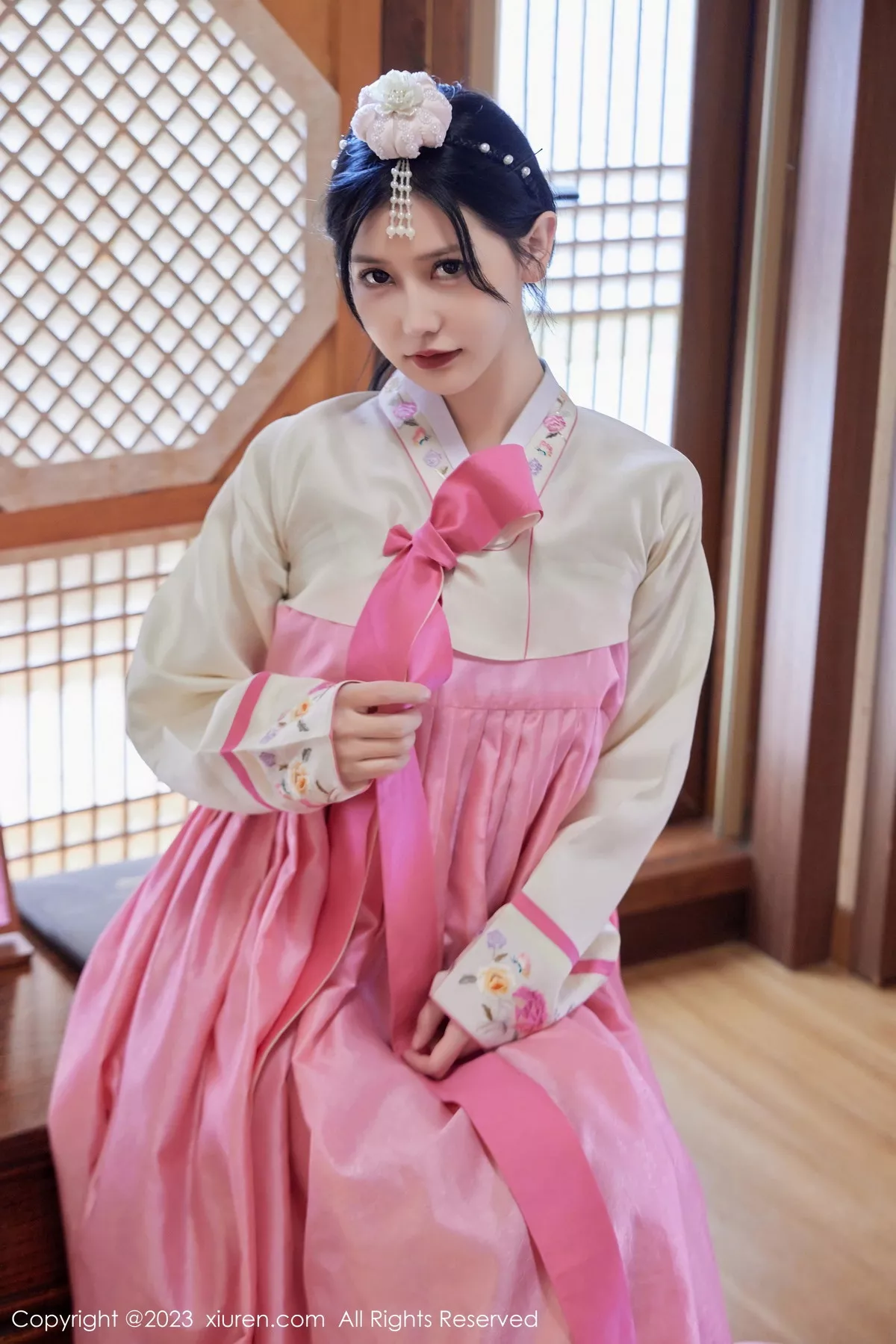 秀人集.com_[XiuRen秀人网]No.7564_模特尹甜甜性感艳红大长今服饰露轻透连体衣秀完美身材诱惑写真69P