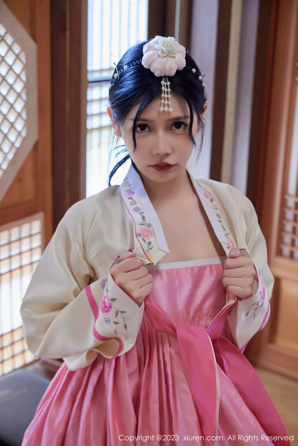 秀人集.com_[XiuRen秀人网]No.7564_模特尹甜甜性感艳红大长今服饰露轻透连体衣秀完美身材诱惑写真69P