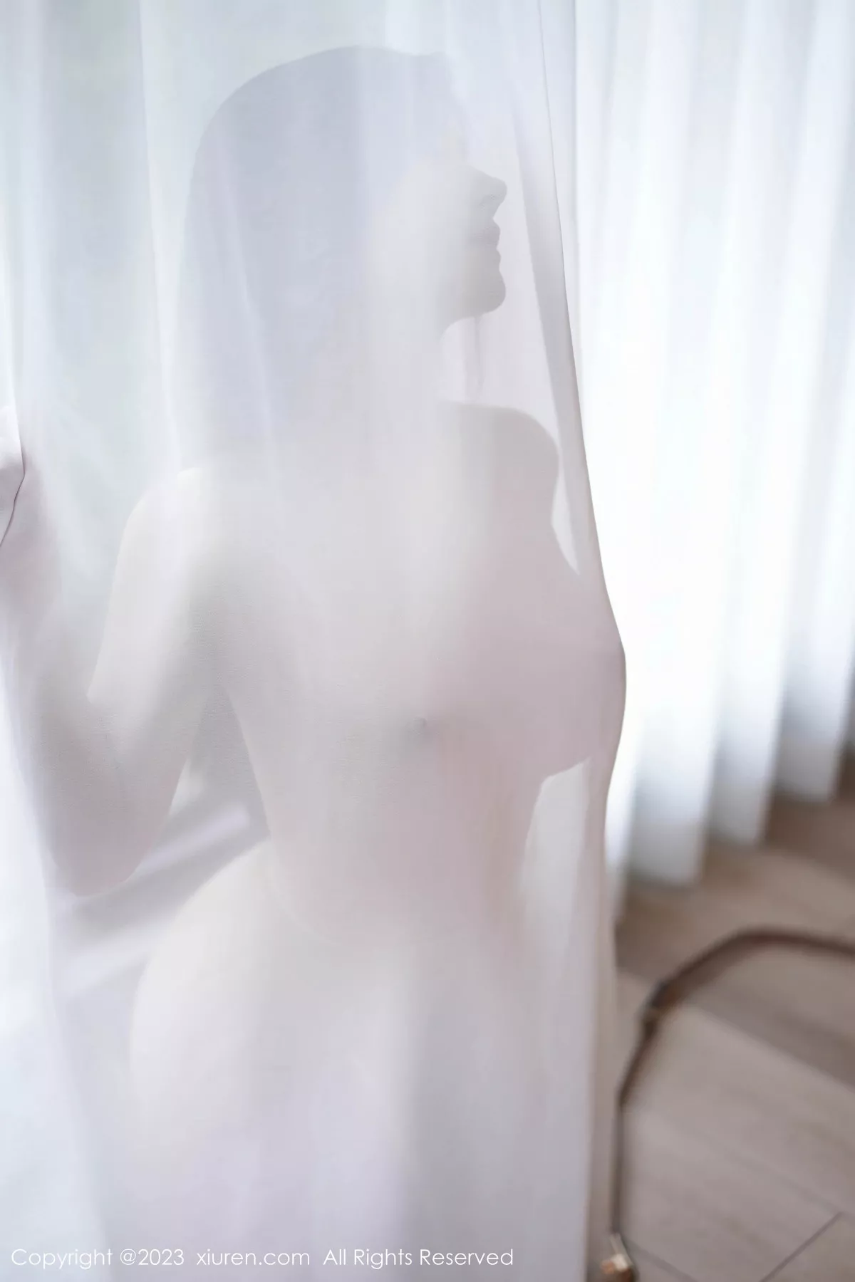 秀人集.com_[XiuRen秀人网]No.7572_模特谭小灵性感杏色连衣短裙配超薄无内肉丝秀惹火身材诱惑写真81P