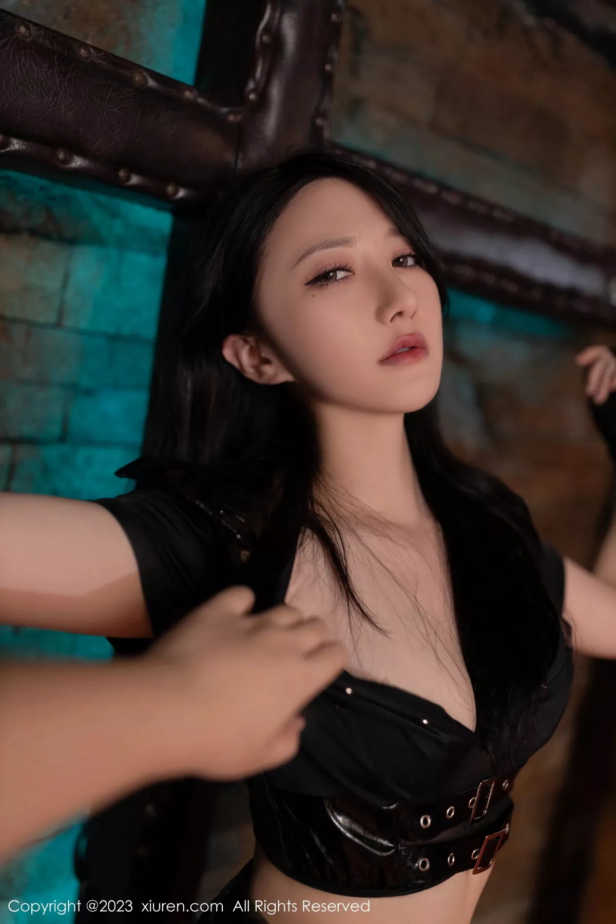 秀人集.com_[XiuRen秀人网]No.7576_模特鱼子酱Fish性感黑色服饰配超薄破烂黑丝秀曼妙身姿诱惑写真84P