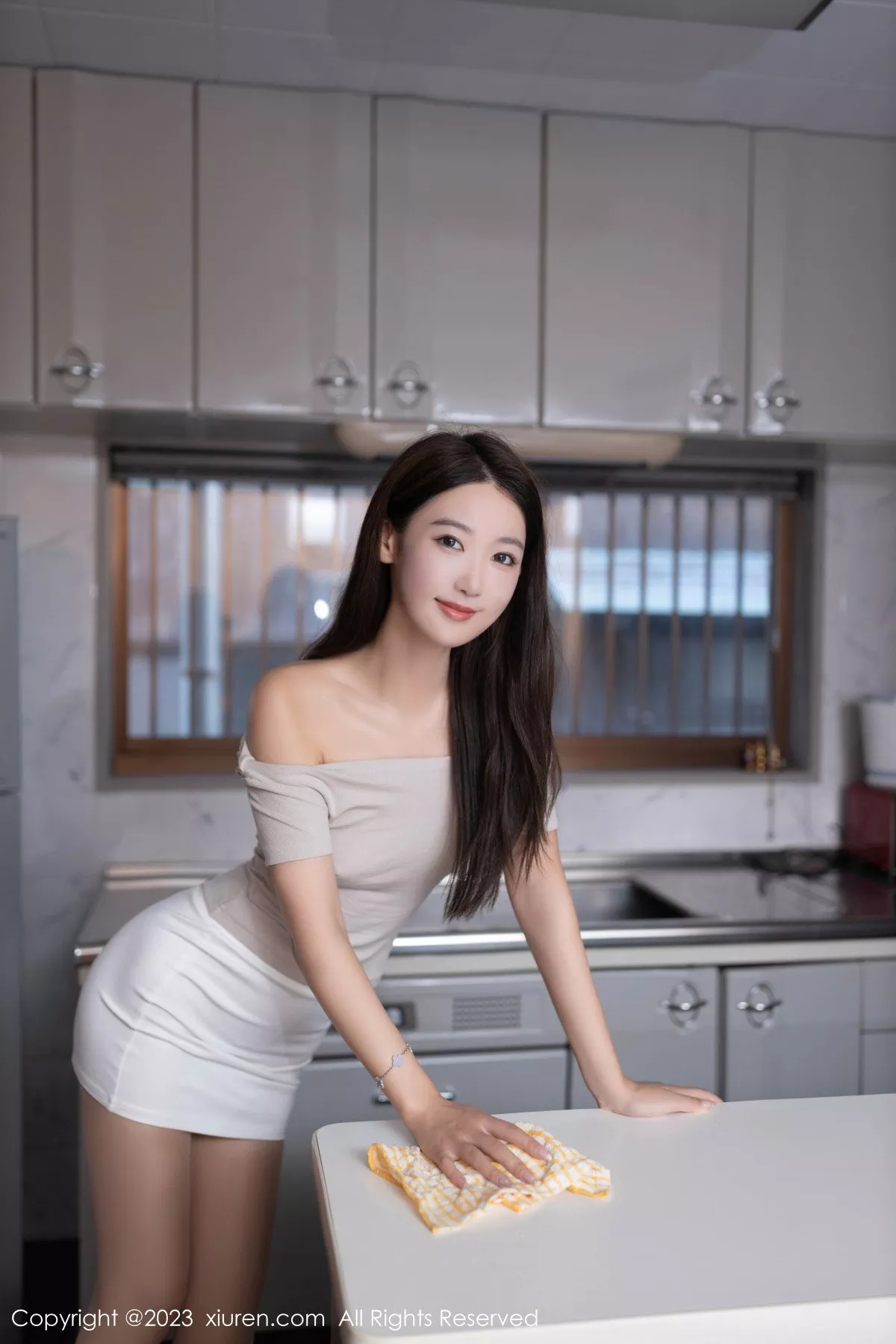 秀人集.com_[XiuRen秀人网]No.7689_模特唐安琪性感浅灰上衣配灰短裙露原色丝袜秀曼妙身姿诱惑写真77P