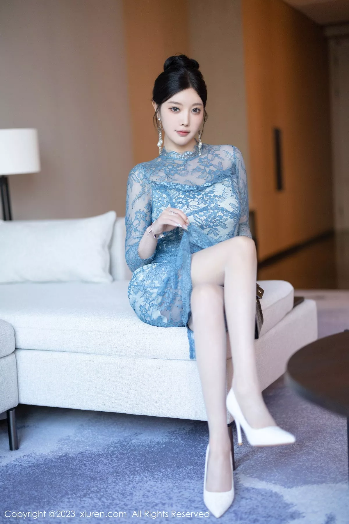 秀人集.com_[XiuRen秀人网]No.7732_女神杨晨晨蓝灰色薄纱旗袍+性感淡蓝情趣服秀惹火身材诱惑写真82P