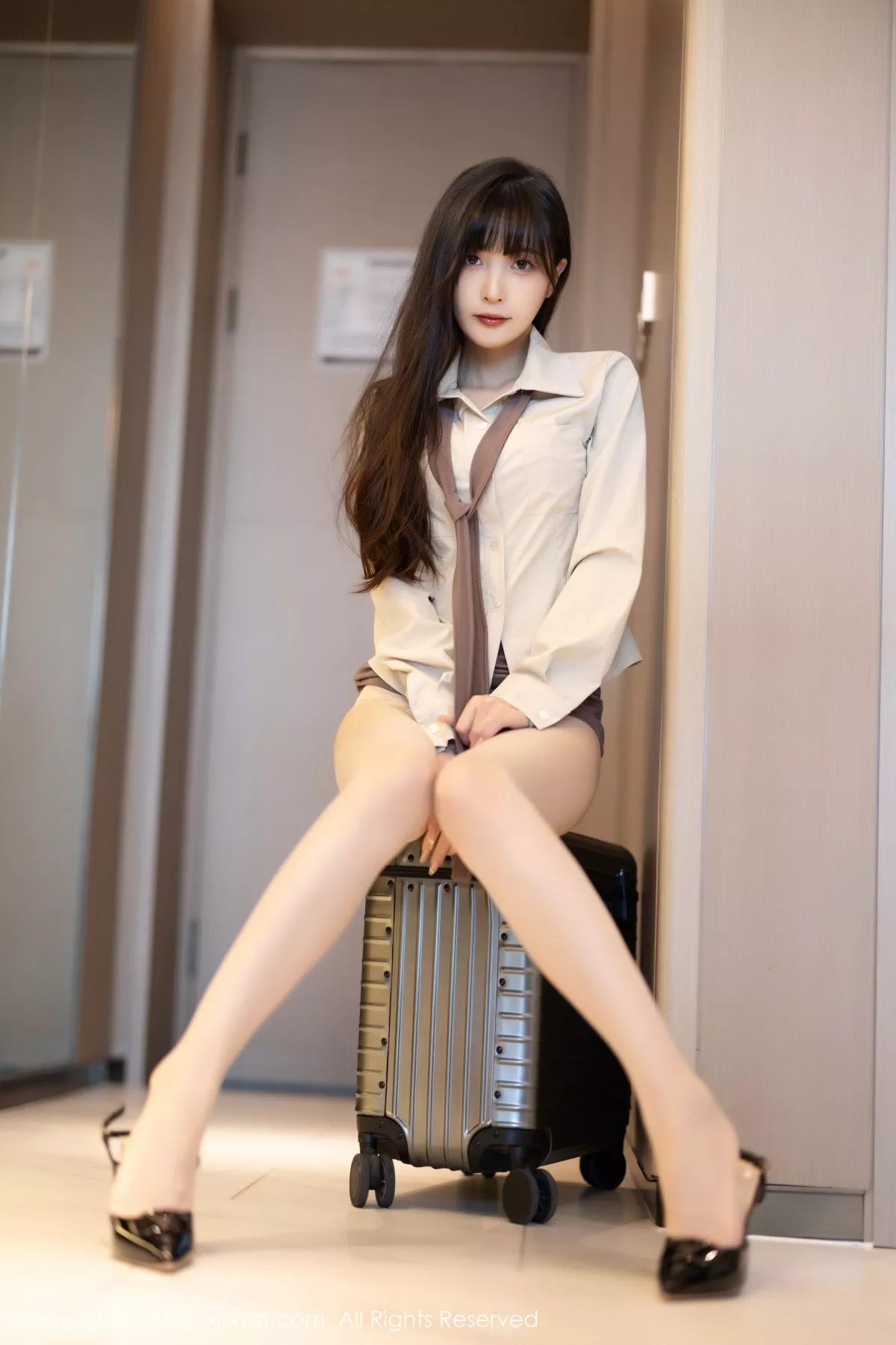 秀人集.com_[XiuRen秀人网]No.7745_模特林星阑性感杏色上衣配短裙露原色丝袜秀苗条身材诱惑写真83P