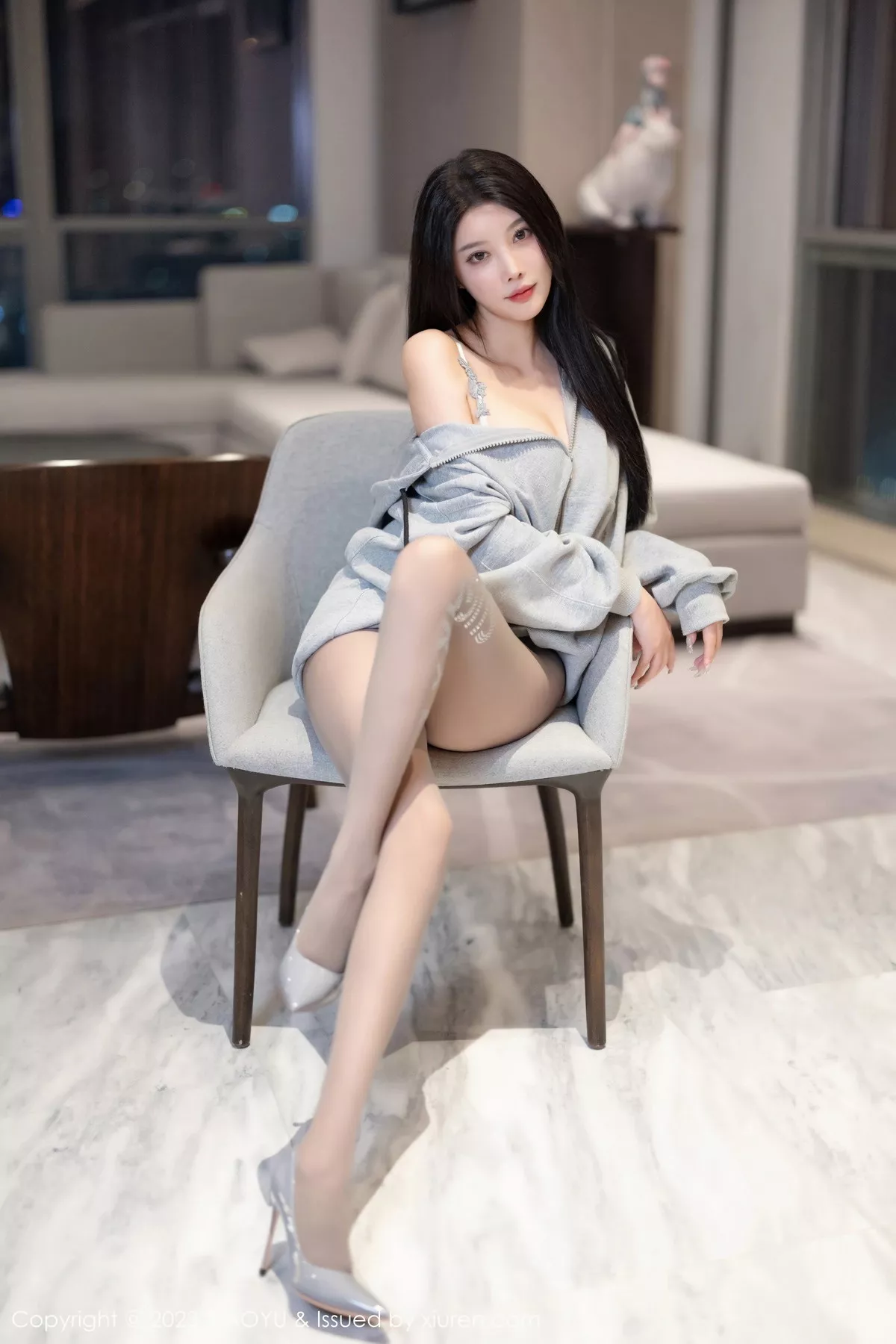 秀人集.com_[XiaoYu画语界]Vol.1156_女神杨晨晨Yome灰色蕾丝内衣配开档灰丝秀丰腴身材诱惑写真100P