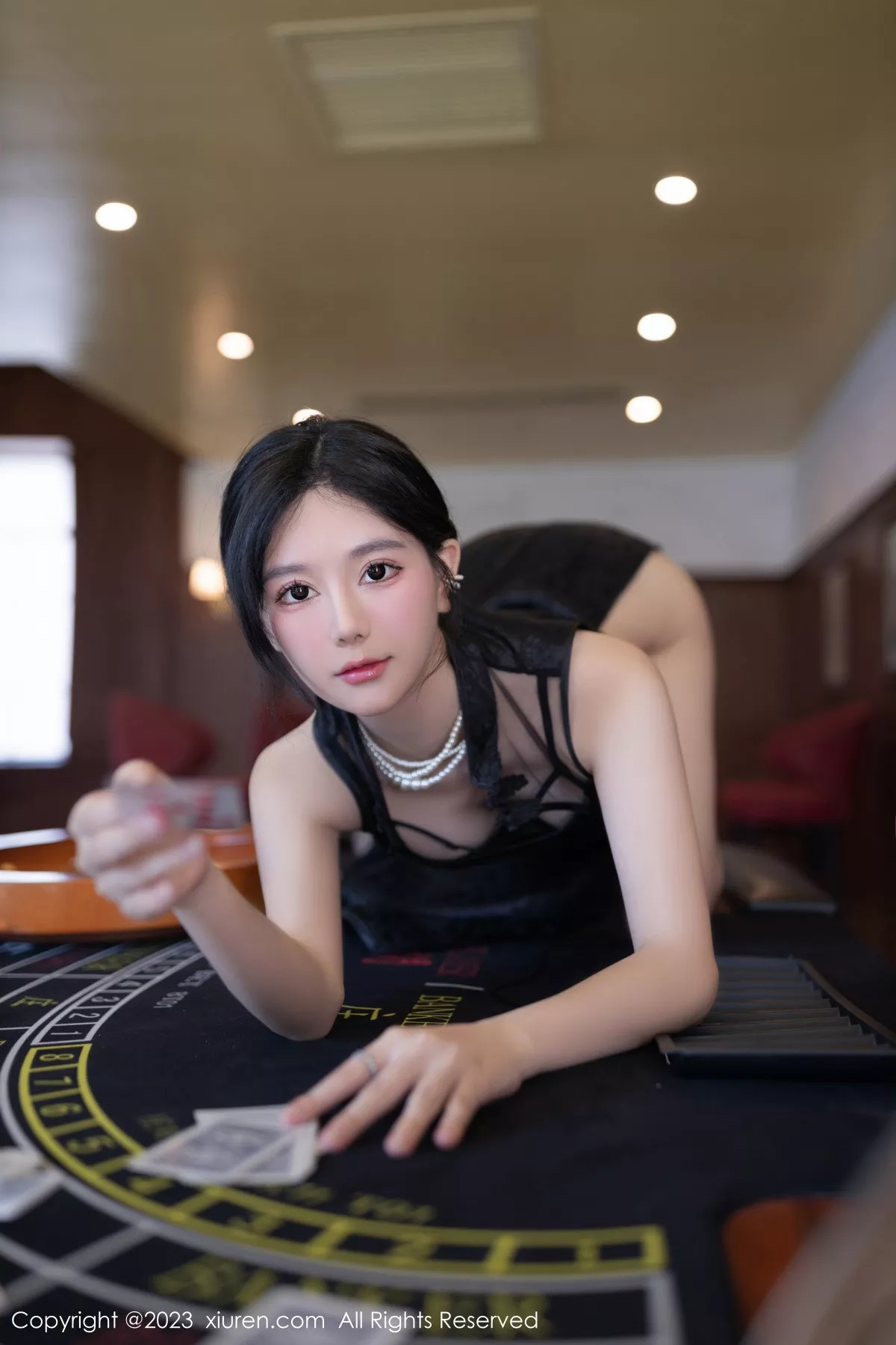 秀人集.com_[XiuRen秀人网]No.7753_模特幼幼荷官扮演性感黑色旗袍露蕾丝内衣配超薄黑丝诱惑写真80P