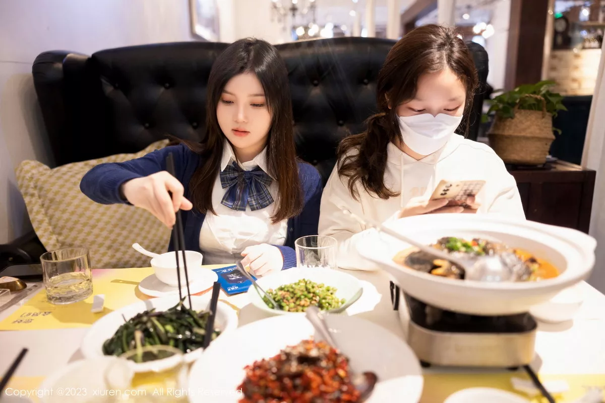 秀人集.com_[XiuRen秀人网]No.7754_模特豆瓣酱性感蓝色上衣配蓝色格子短裙露白色蕾丝内衣诱惑写真92P