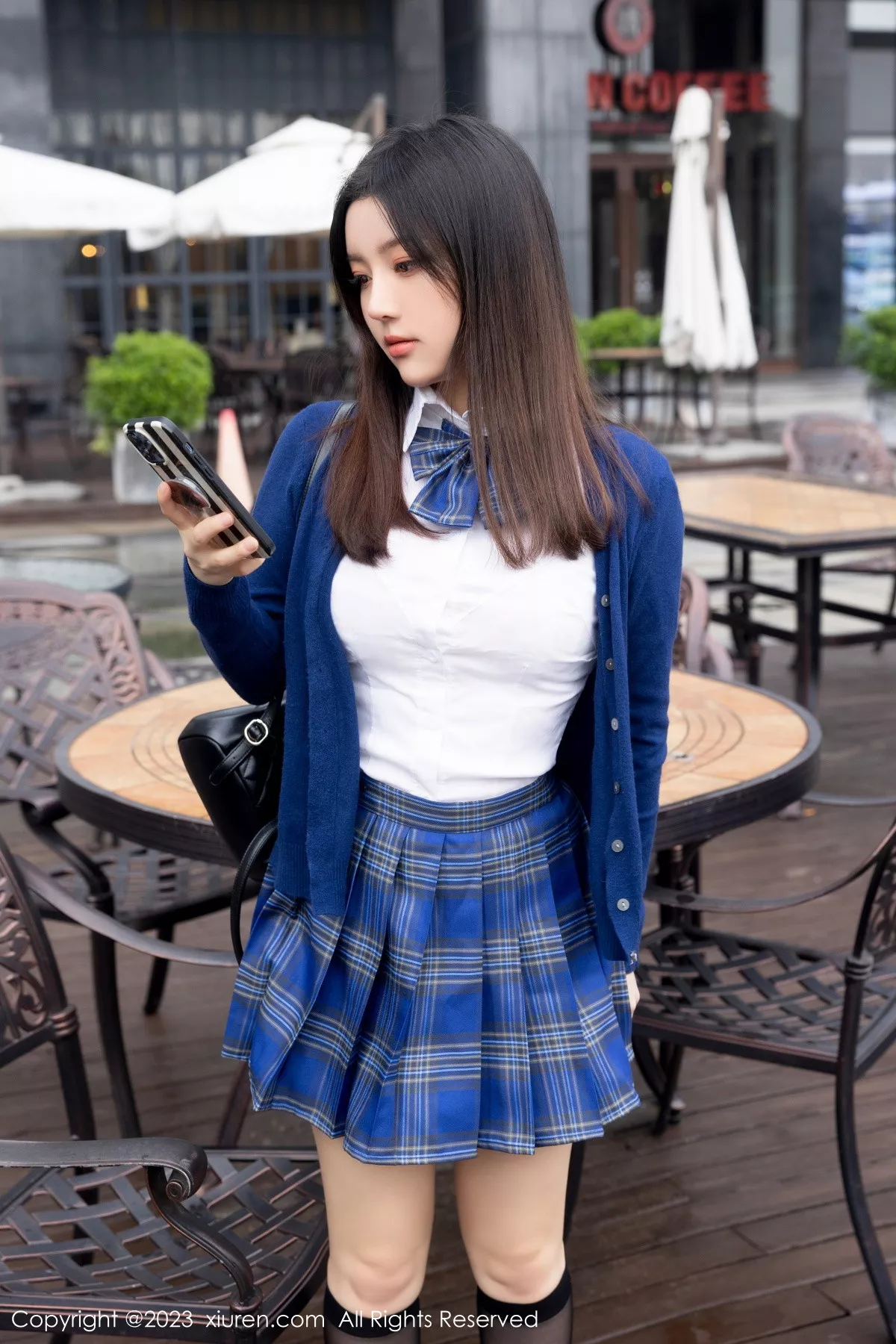 秀人集.com_[XiuRen秀人网]No.7754_模特豆瓣酱性感蓝色上衣配蓝色格子短裙露白色蕾丝内衣诱惑写真92P