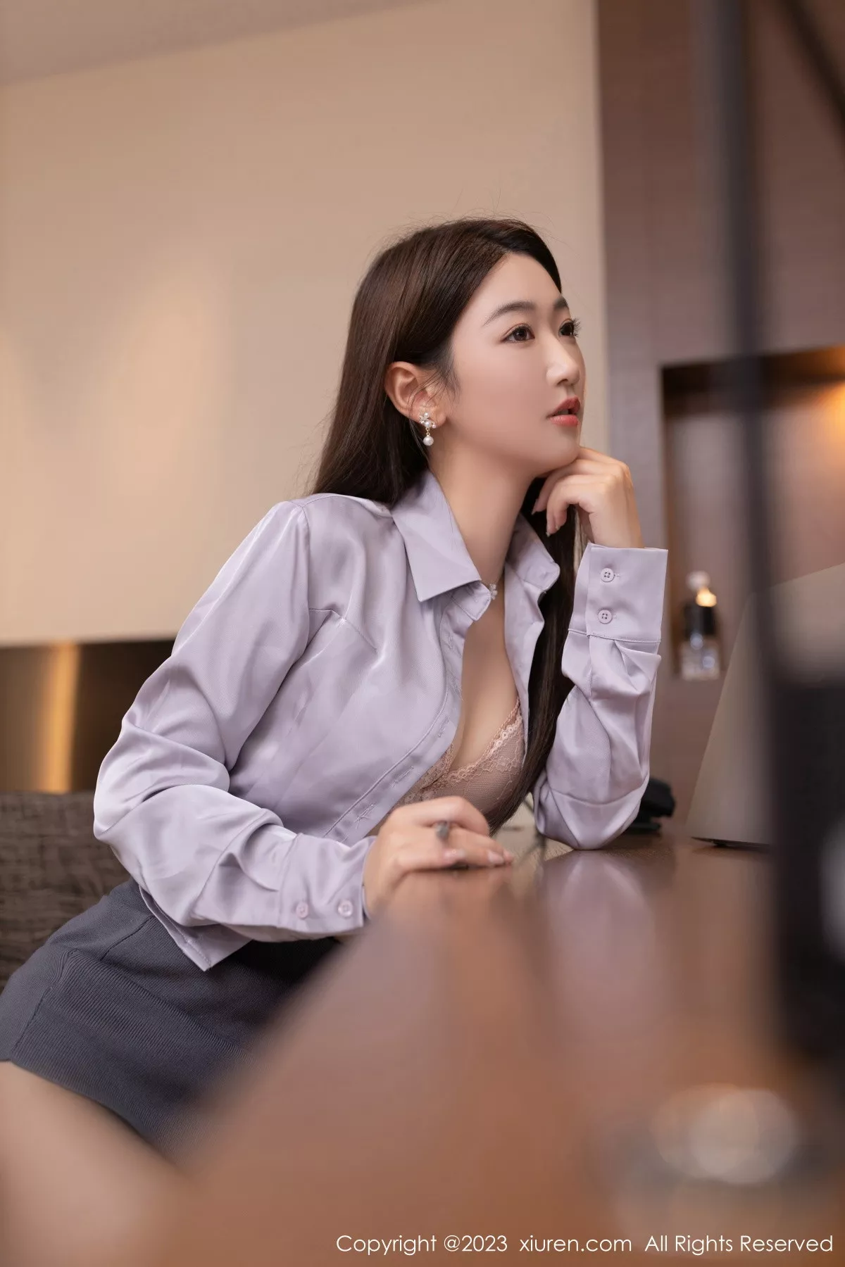 秀人集.com_[XiuRen秀人网]No.7760_模特唐安琪性感灰T配短裙露暖灰色内衣秀曼妙身姿撩人诱惑写真76P