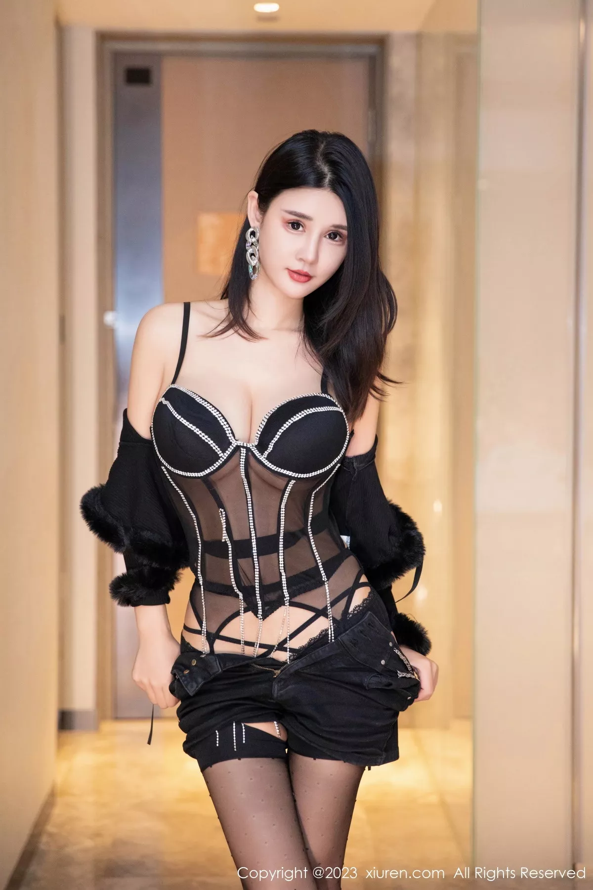 秀人集.com_[XiuRen秀人网]No.7763_模特夏沫沫tifa性感黑色情趣服饰配黑丝吊袜秀白嫩肌肤诱惑写真78P