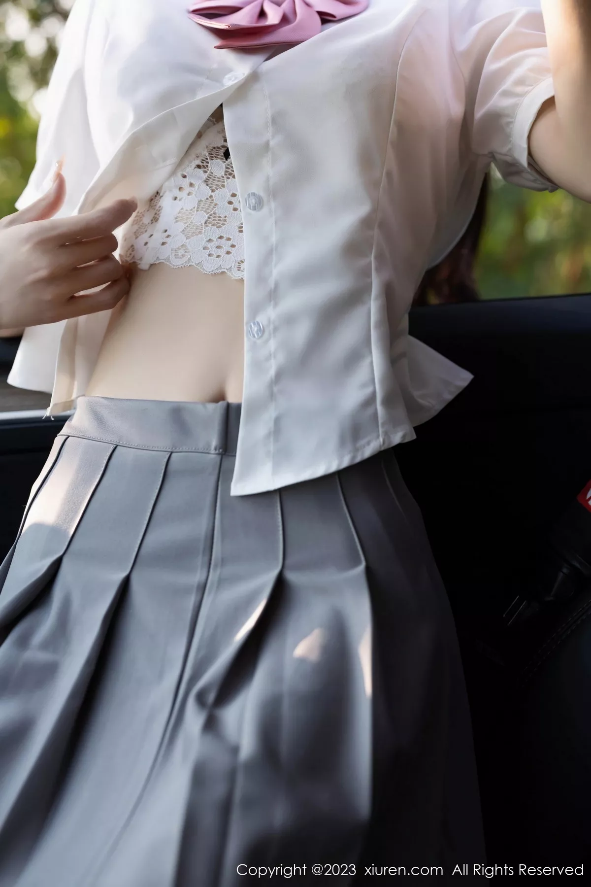 秀人集.com_[XiuRen秀人网]No.7771_模特林星阑性感白T配灰短裙露白色蕾丝内衣秀曼妙身姿诱惑写真83P