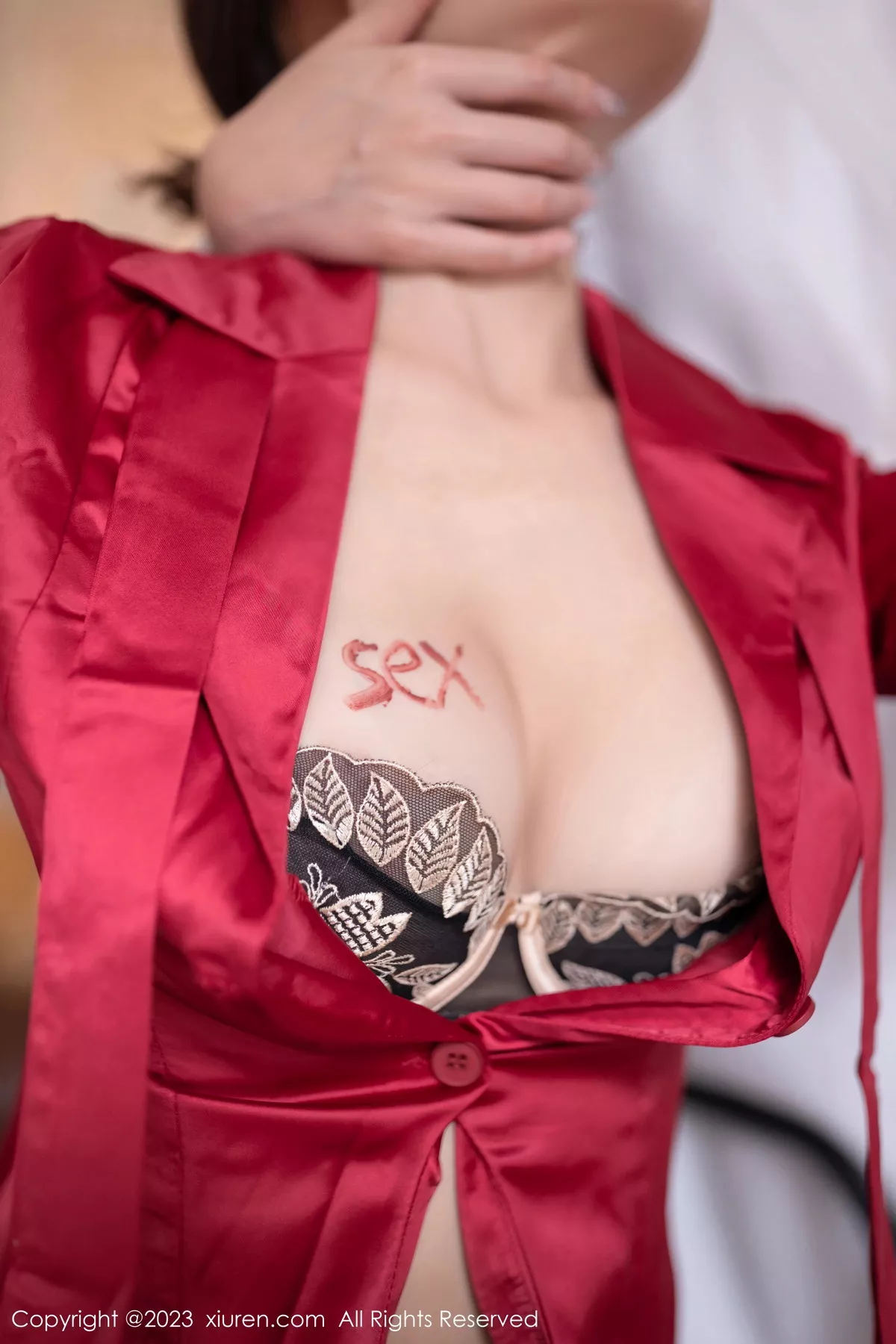 秀人集.com_[XiuRen秀人网]No.7778_模特陆萱萱性感黑色蕾丝内衣配超薄灰丝秀柔美多姿身段诱惑写真80P