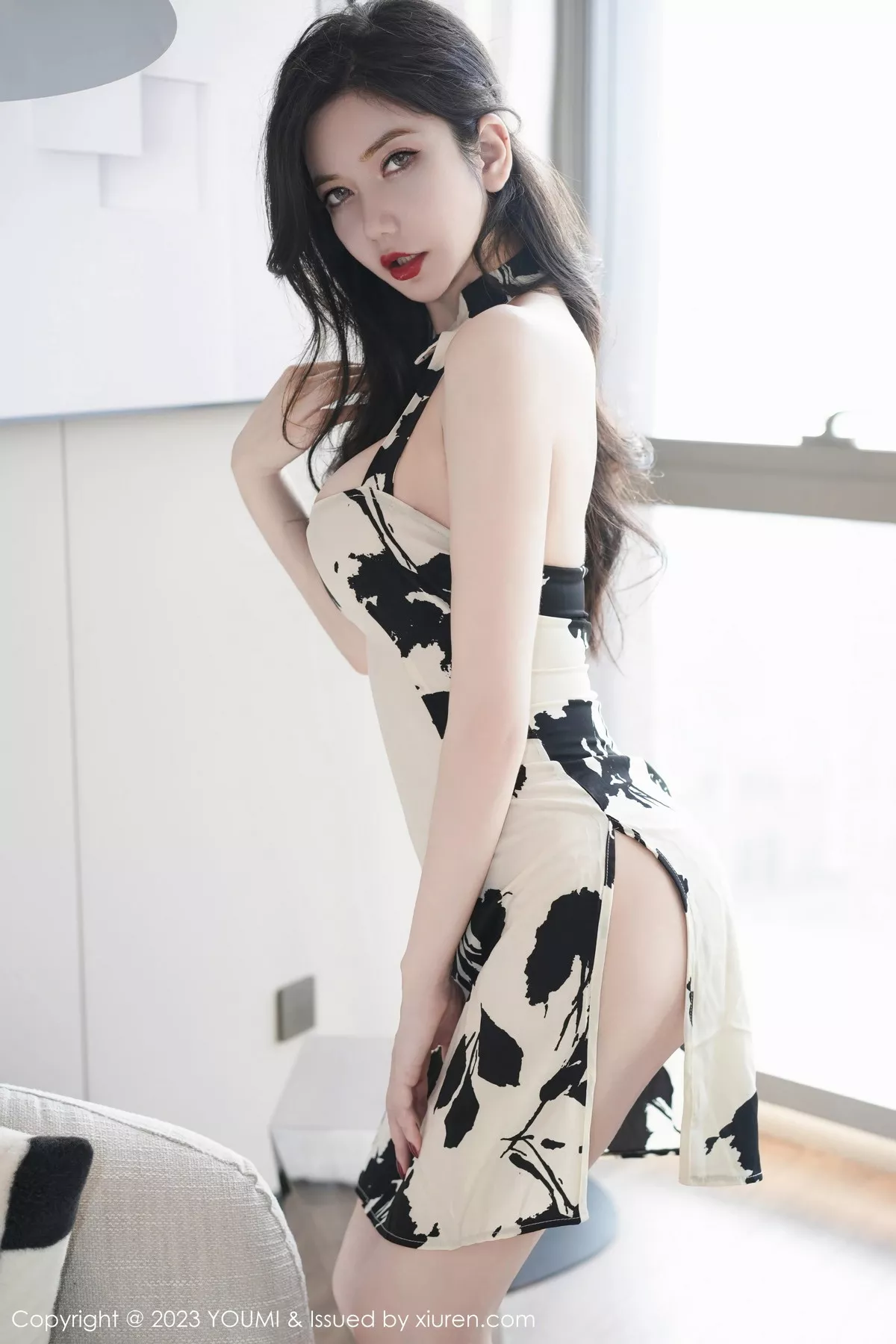 秀人集.com_[YouMi尤蜜荟]Vol.1011_女神心妍小公主性感白色图案连衣短裙秀凹凸有致身材诱惑写真70P