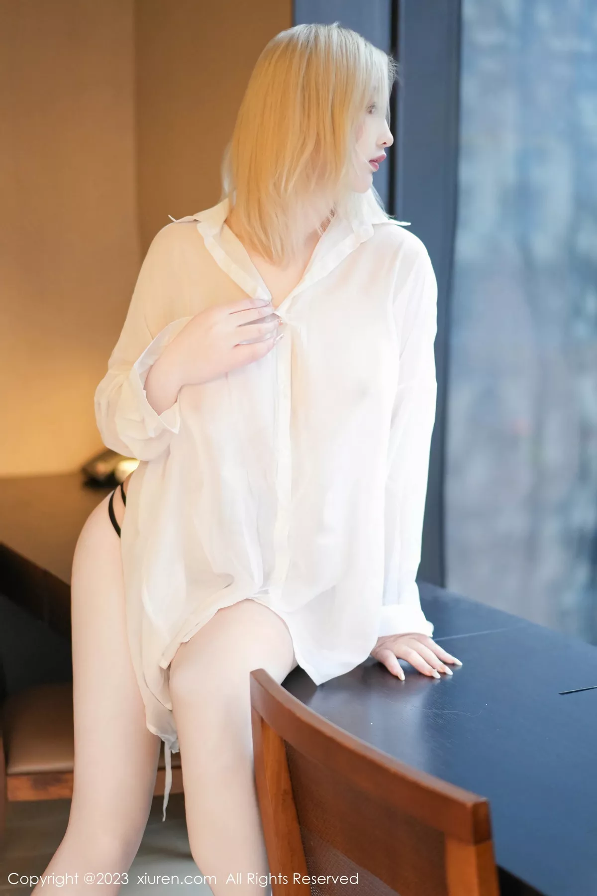 秀人集.com_[XiuRen秀人网]No.7780_女神妲己_Toxic性感白色薄透衬衣秀丰满身材雪峰美臀诱惑写真70P