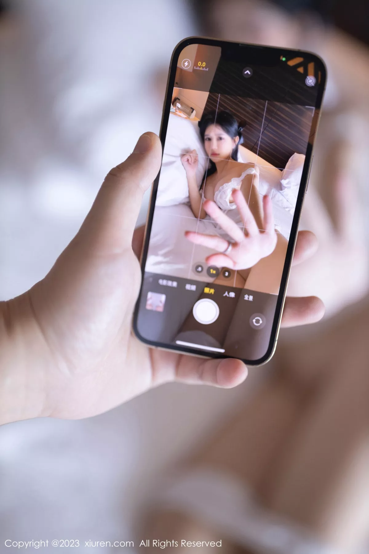 秀人集.com_[XiuRen秀人网]No.7789_模特幼幼性感白色轻透睡衣服饰半脱秀翘臀美腿完美诱惑写真83P