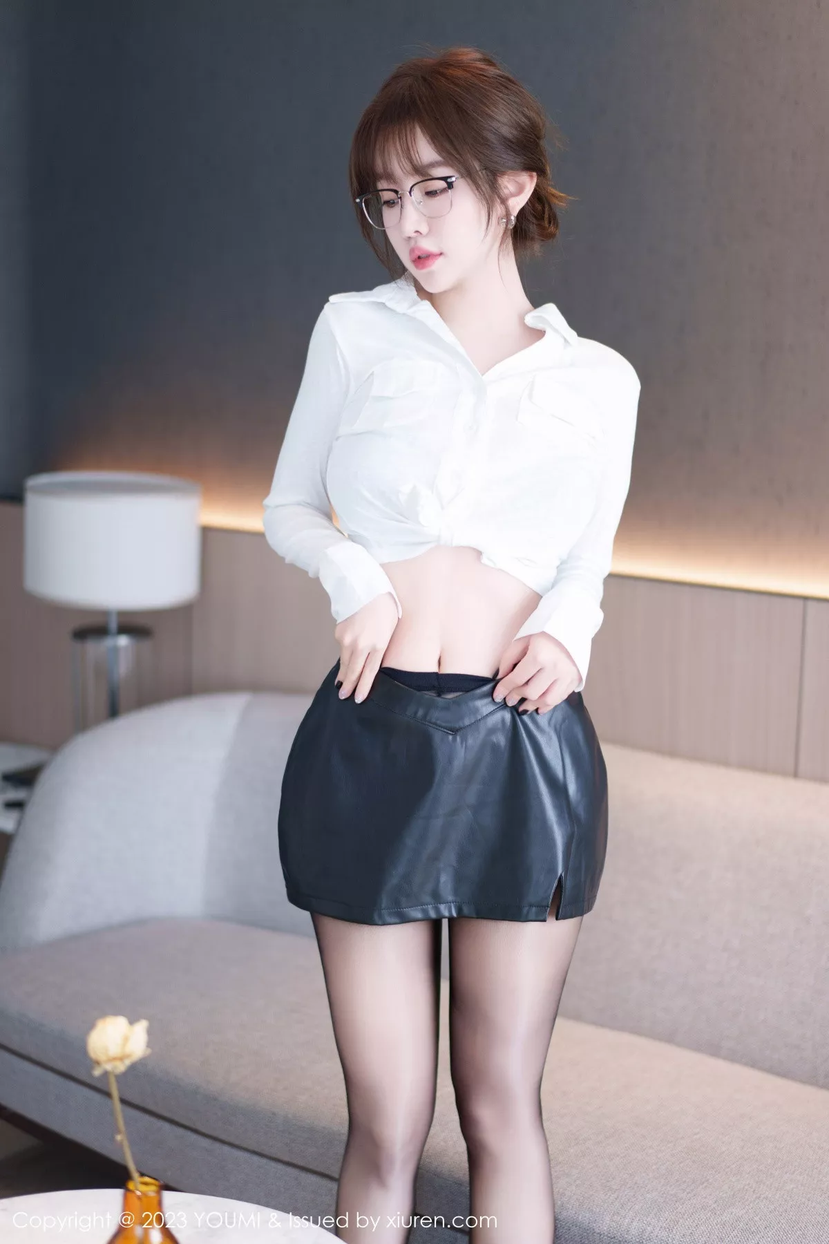 秀人集.com_[YouMi尤蜜荟]Vol.1012_女神王雨纯性感白T配黑短裙露粉黑色内衣秀曼妙身姿诱惑写真100P