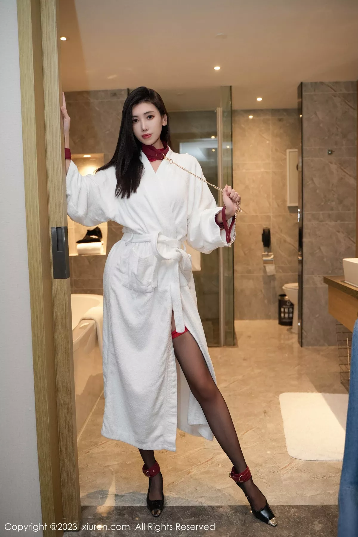 秀人集.com_[XiuRen秀人网]No.7783_模特章芃芃浴室性感红色情趣服饰配黑丝吊袜秀惹火身材诱惑写真66P