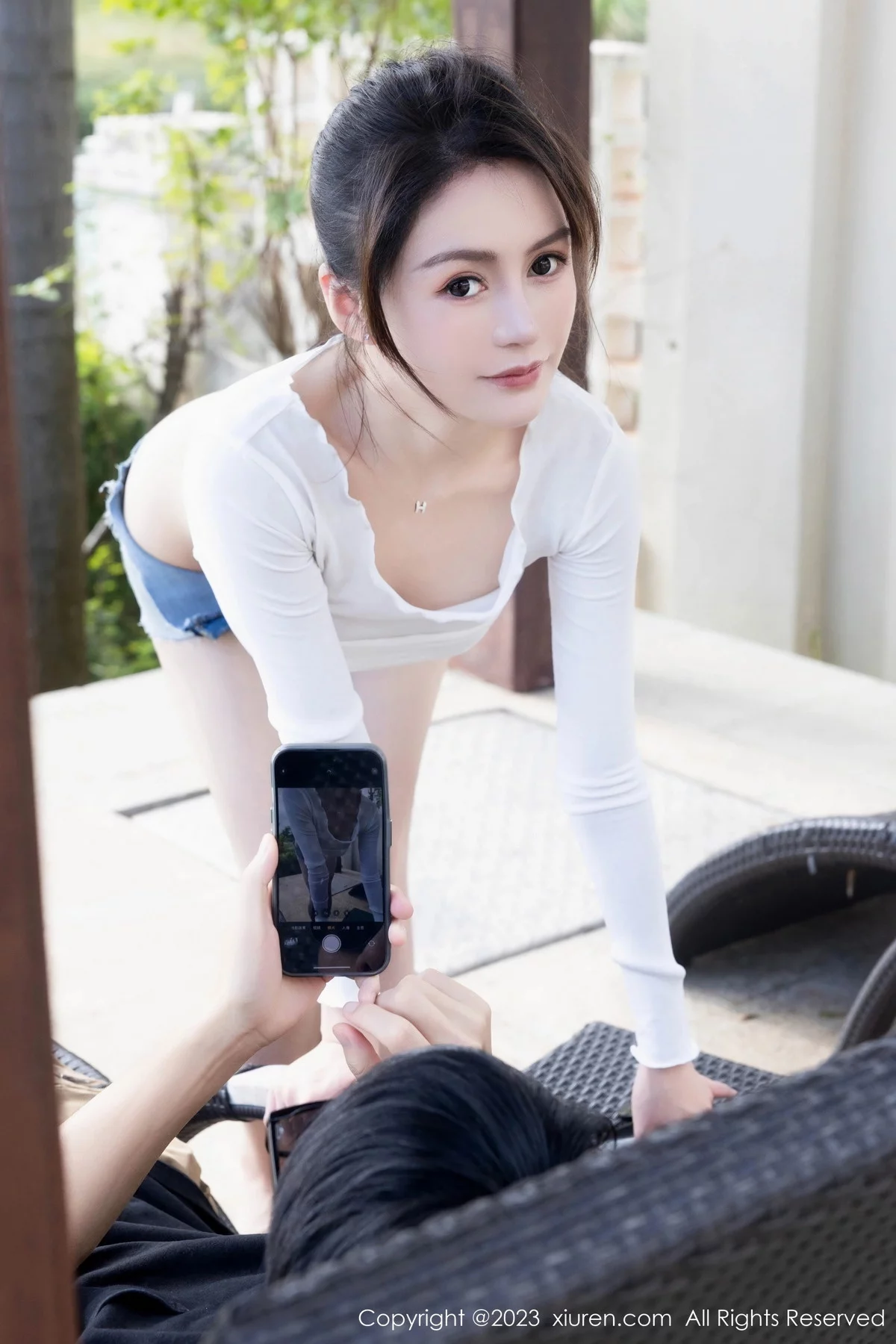 秀人集.com_[XiuRen秀人网]No.7791_模特唐宁宁性感白上衣配牛仔短裤半脱秀惹火身材撩人诱惑写真76P