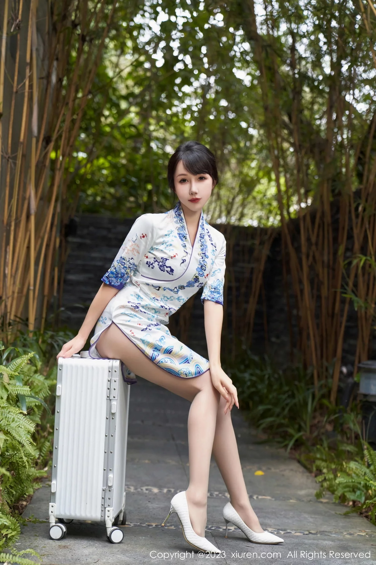 秀人集.com_[XiuRen秀人网]No.7804_模特波巧酱空乘女友主题脱性感旗袍露白色情趣内衣惹火诱惑写真71P