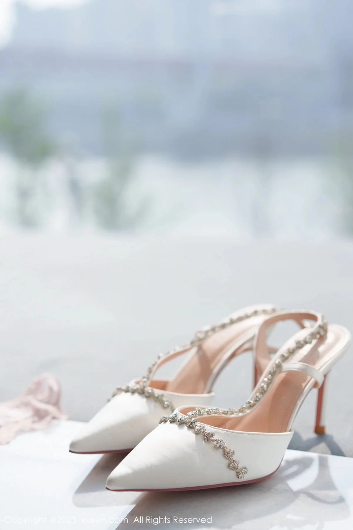 秀人集.com_[XiuRen秀人网]No.7815_女神王雨纯性感白色薄透连衣裙配超薄肉丝秀丰满身材诱惑写真92P