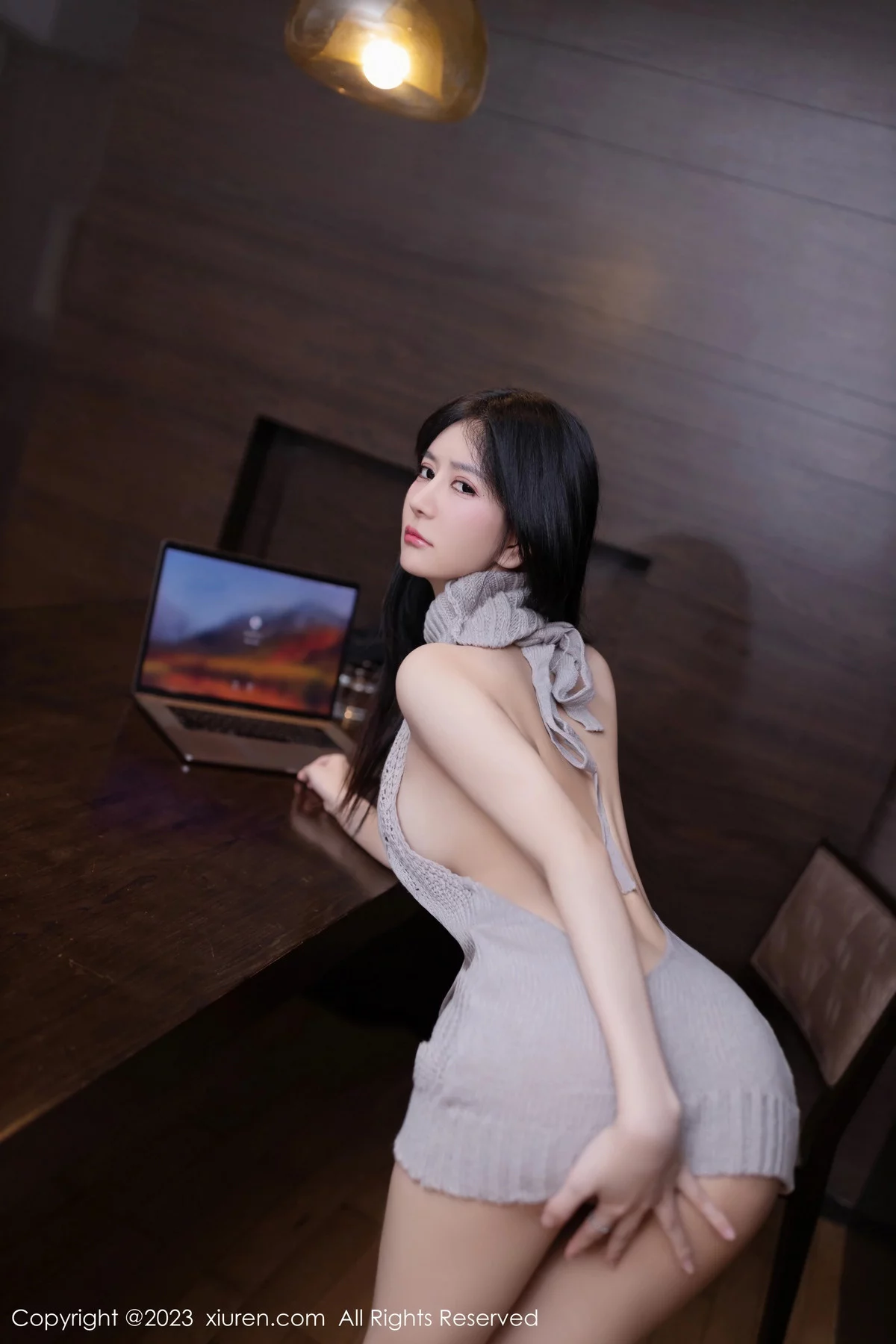 秀人集.com_[XiuRen秀人网]No.7818_模特幼幼性感开背灰色毛线衣多面视角秀完美身材撩人诱惑写真80P