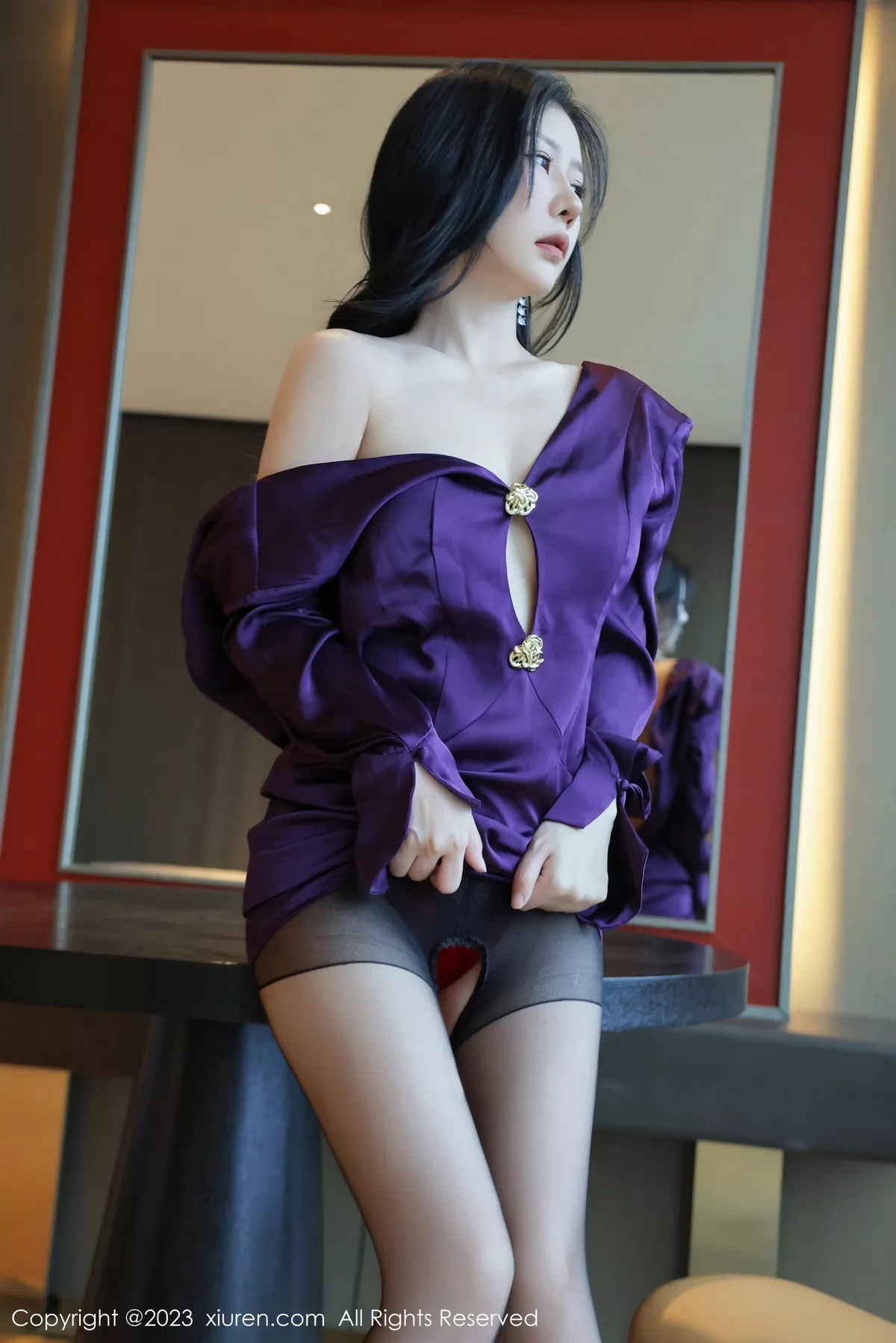 秀人集.com_[XiuRen秀人网]No.7700_模特尹甜甜性感紫色服饰露红色内裤配开档黑丝秀翘臀诱惑写真75P