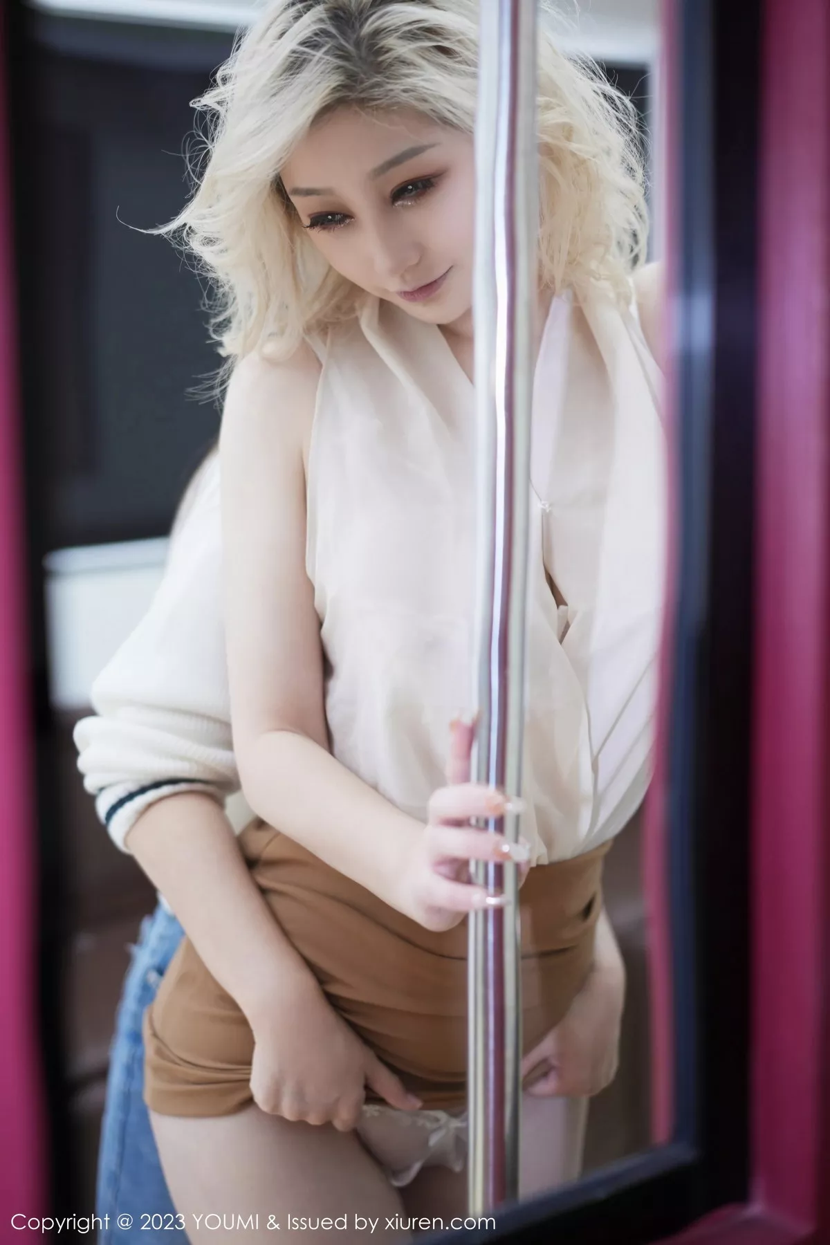 秀人集.com_[YouMi尤蜜荟]Vol.1005_女神妲己_Toxic浅色上衣配短裙露蕾丝内衣秀美胸肥臀诱惑写真97P