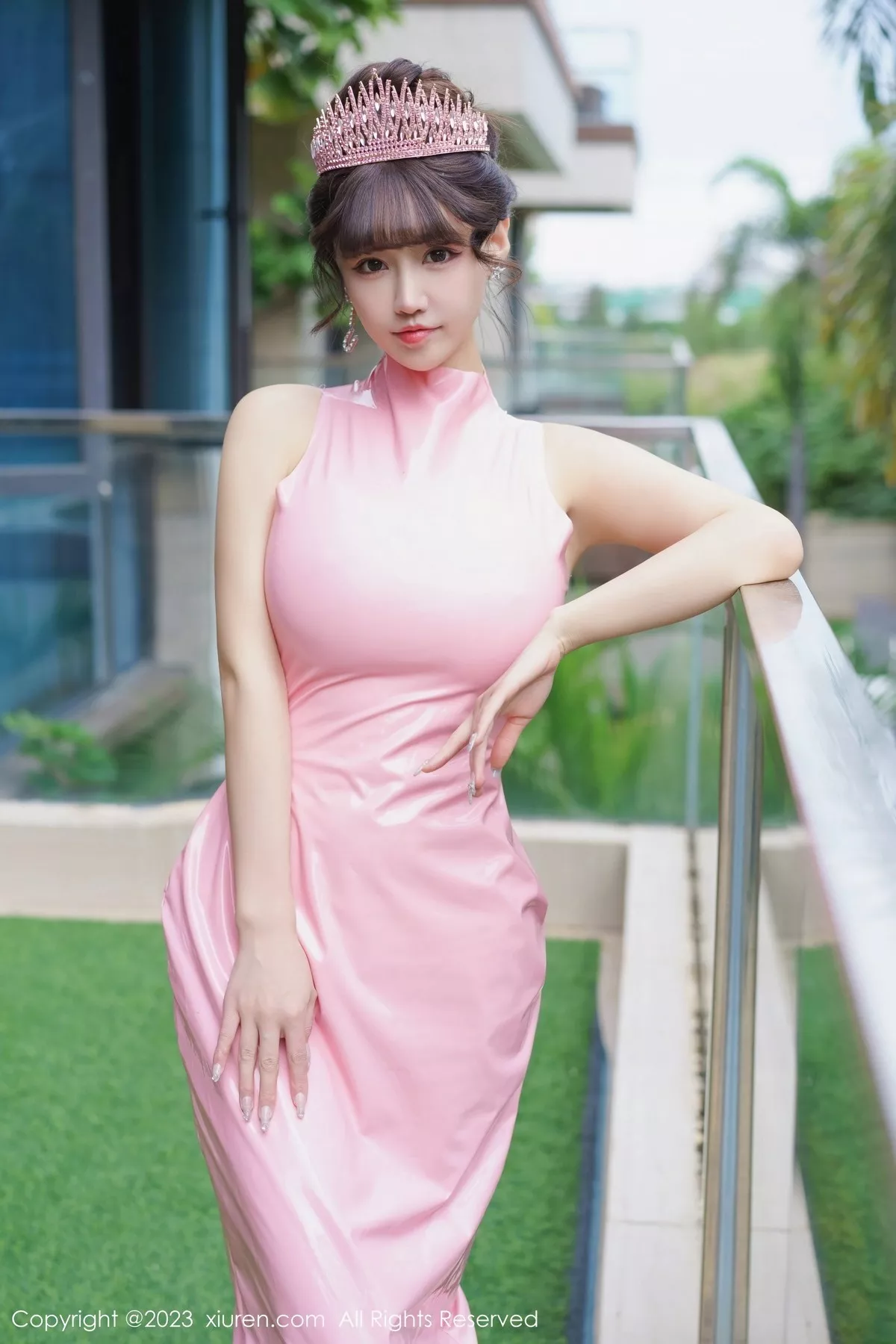 秀人集.com_[XiuRen秀人网]No.7713_女神朱可儿Flora粉色皮质连衣裙配原色丝袜秀丰满身姿诱惑写真72P